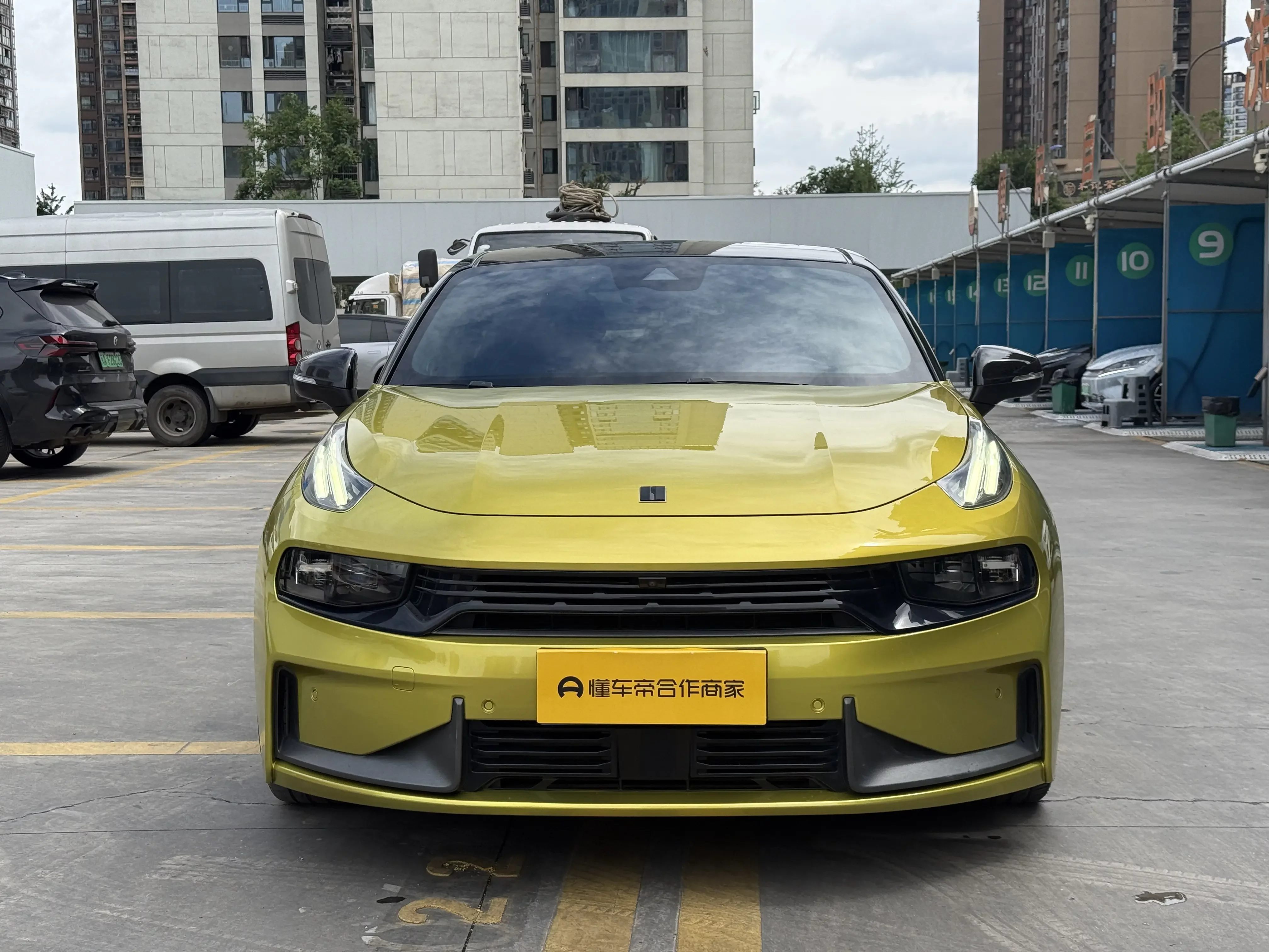 Lynk & Co 03