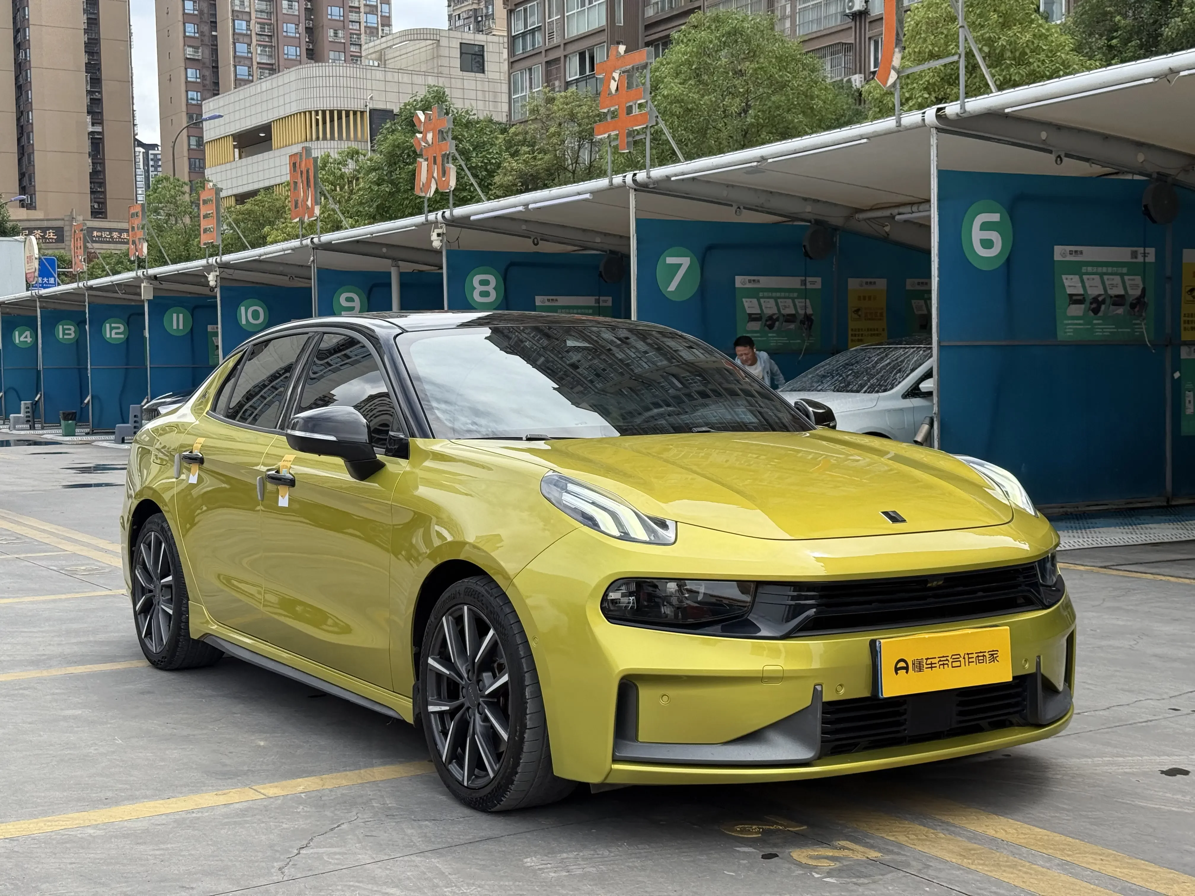 Lynk & Co 03