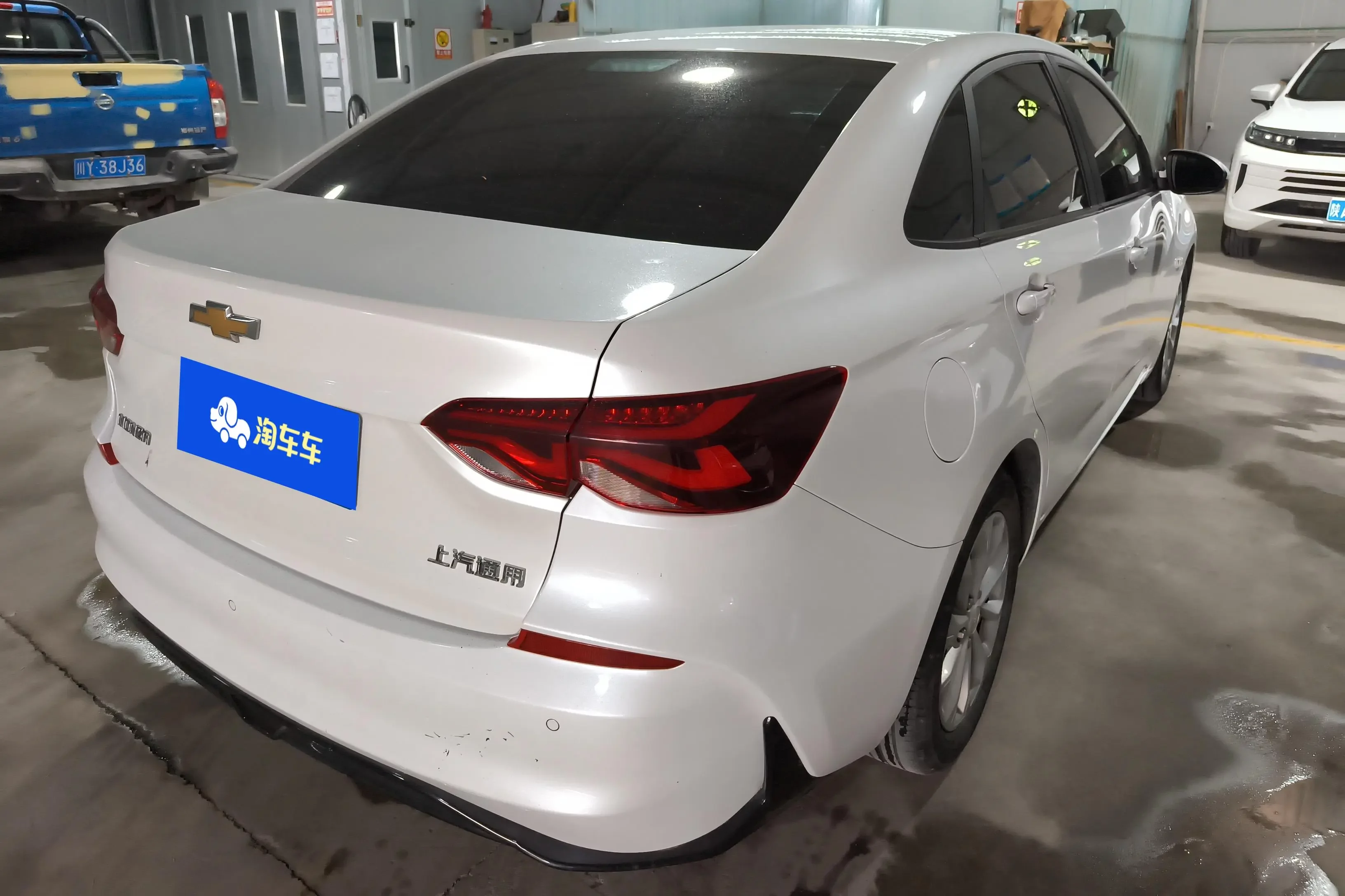 Chevrolet Monza (Cruze)  из Китая