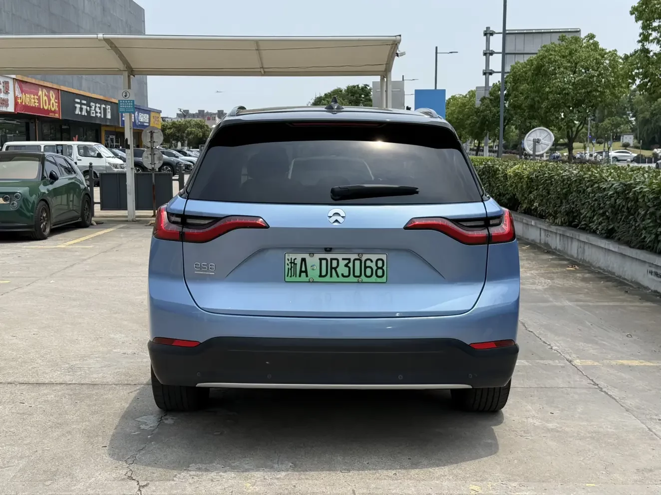 NIO ES8