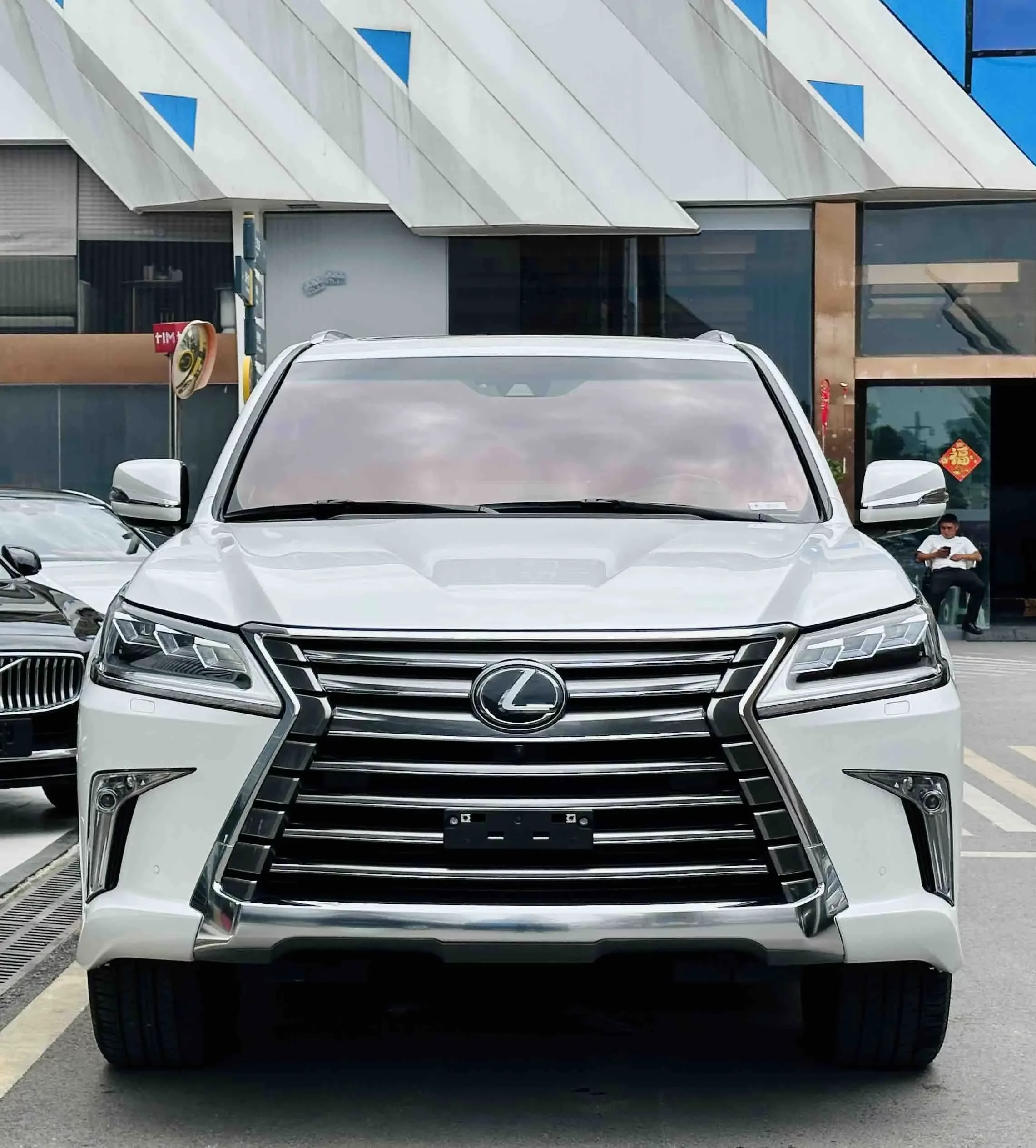 Lexus LX