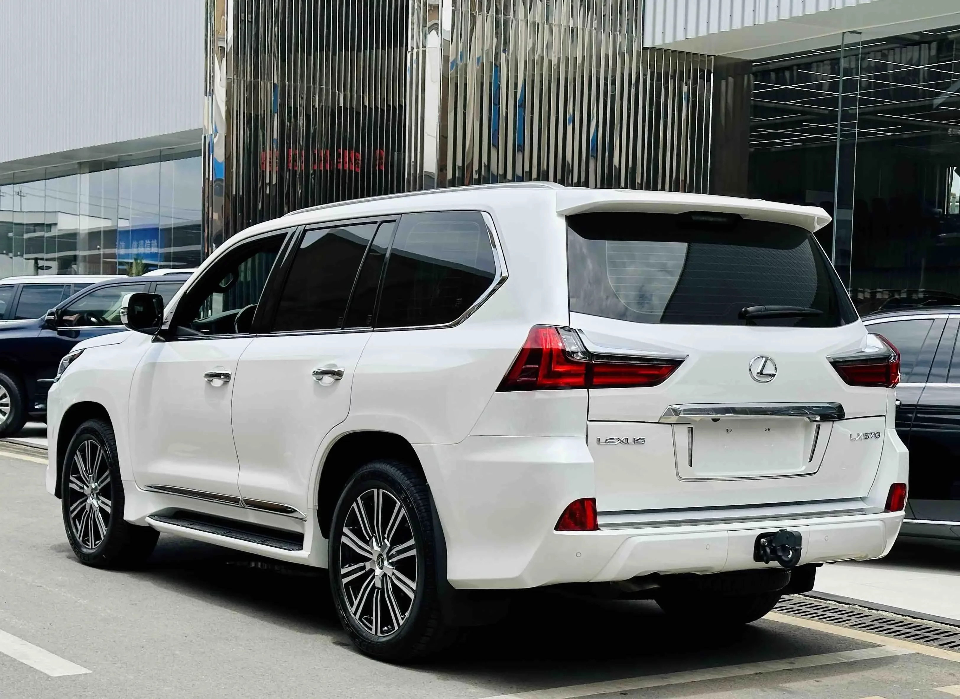 Lexus LX