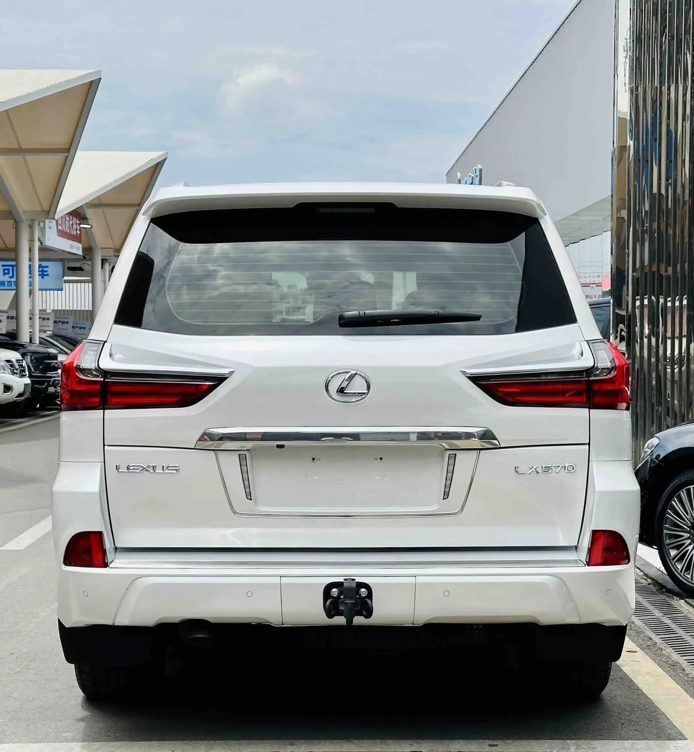 Lexus LX