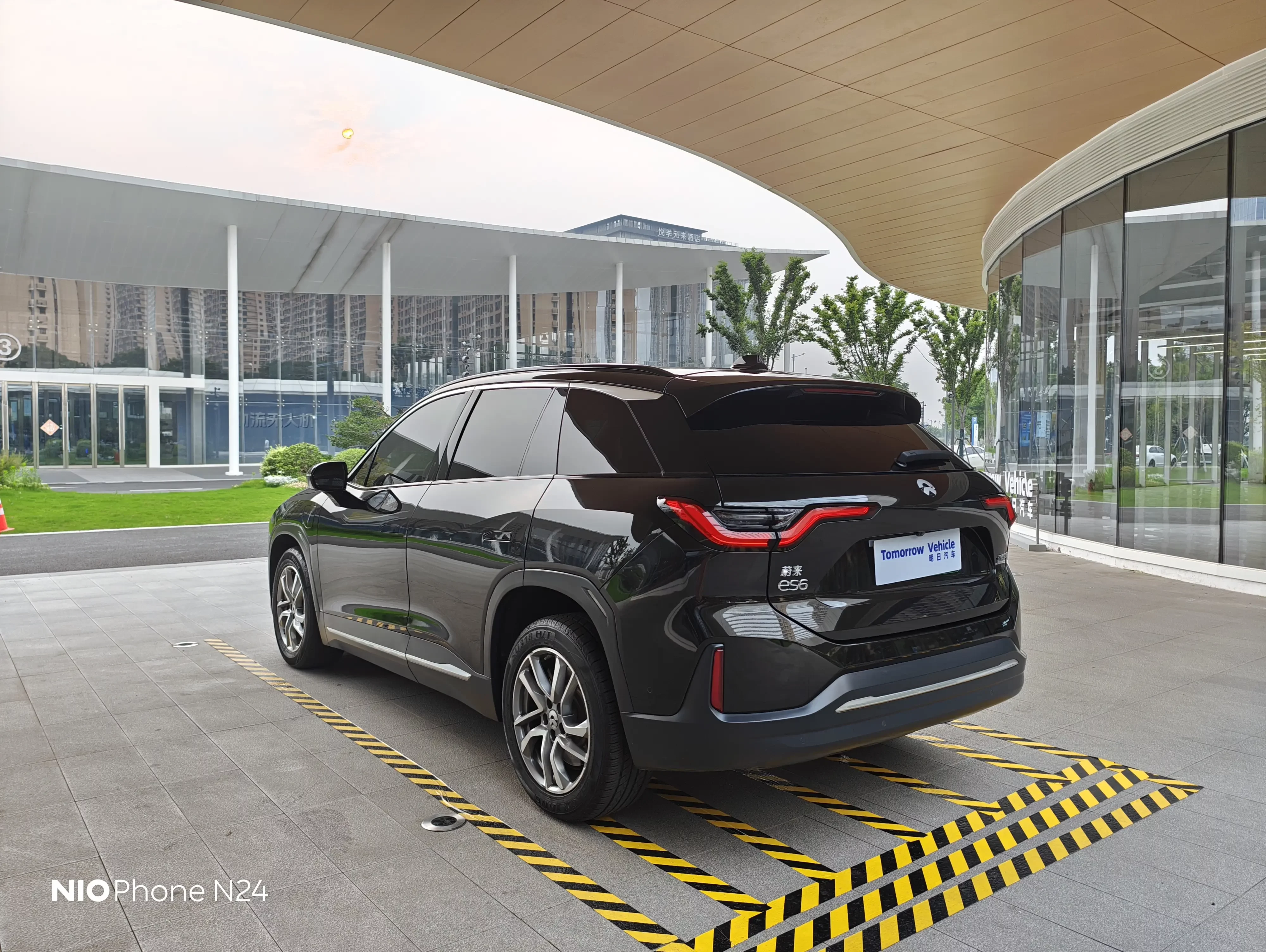 NIO ES6