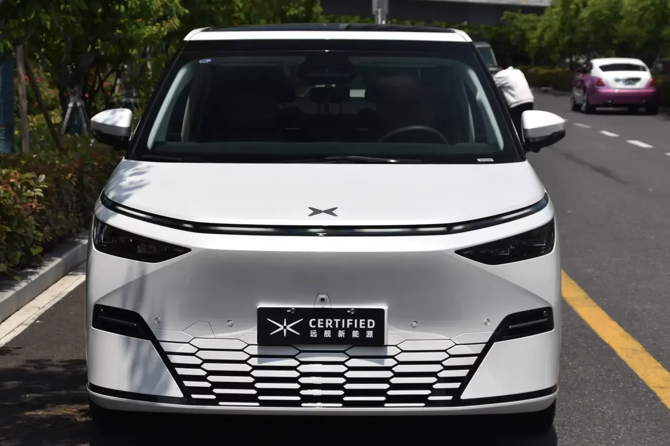 Xpeng X9