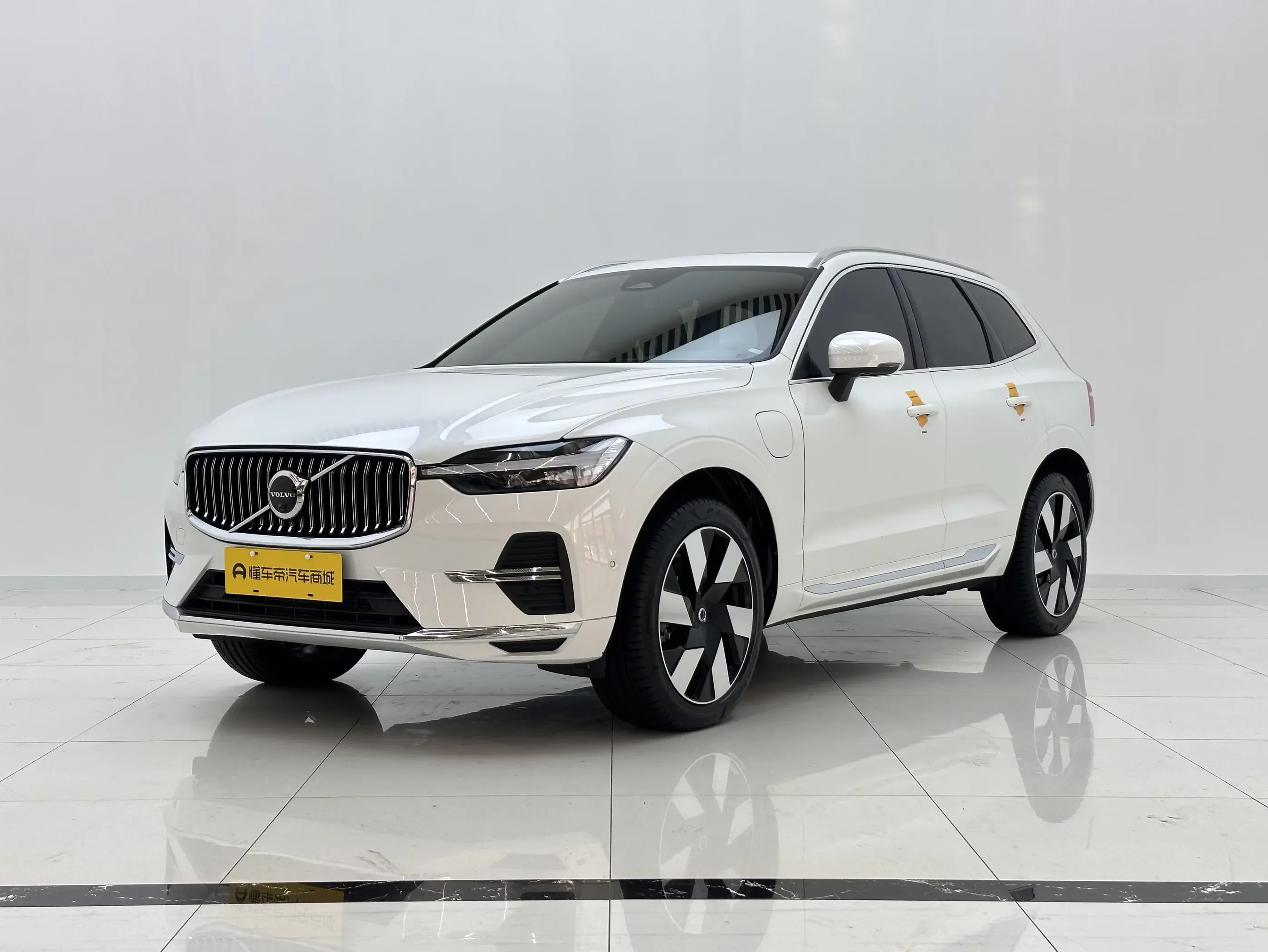Volvo XC60 PHEV  из Китая