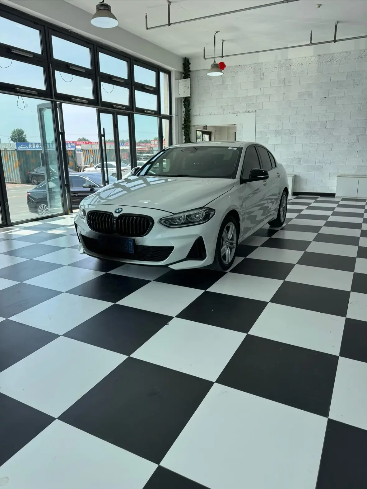 BMW 1-SERIES