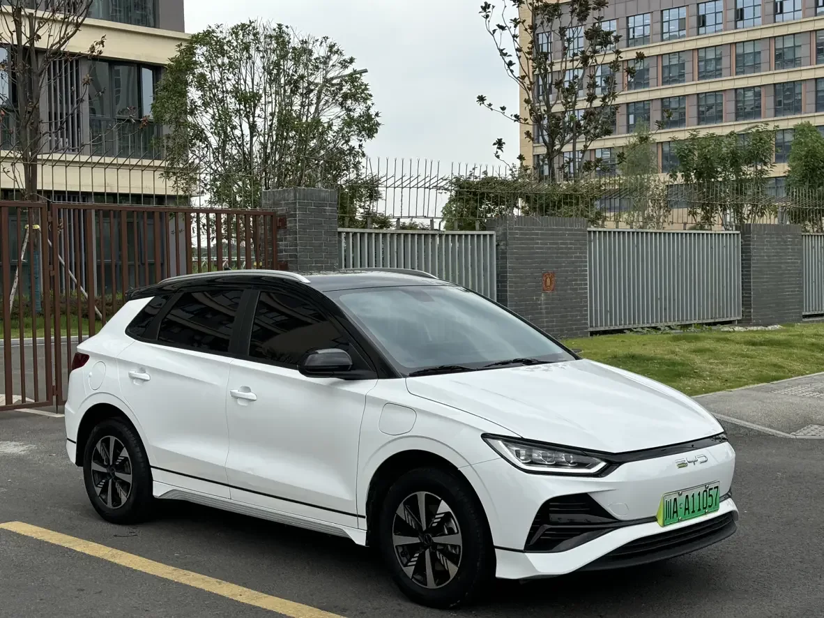 BYD e2