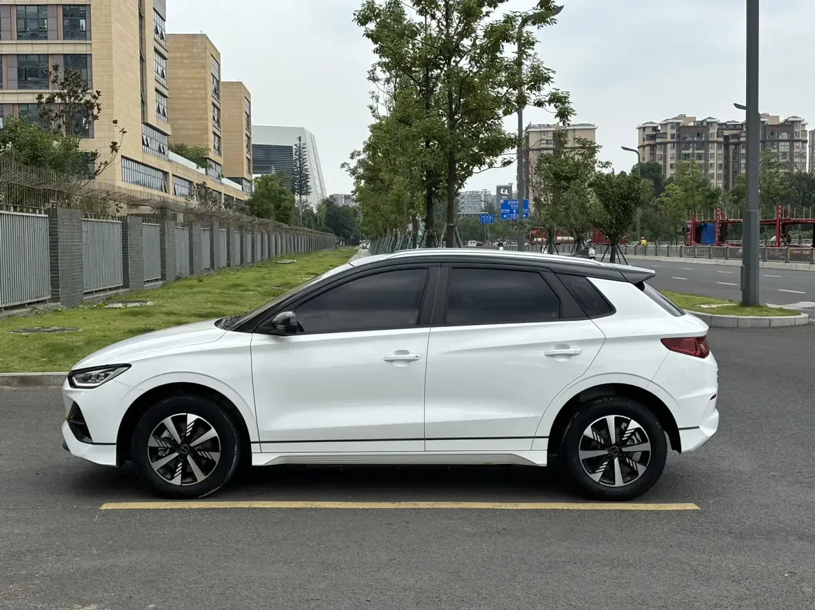 BYD e2
