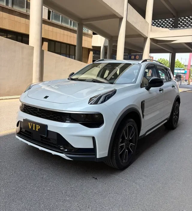 Lynk & Co 01