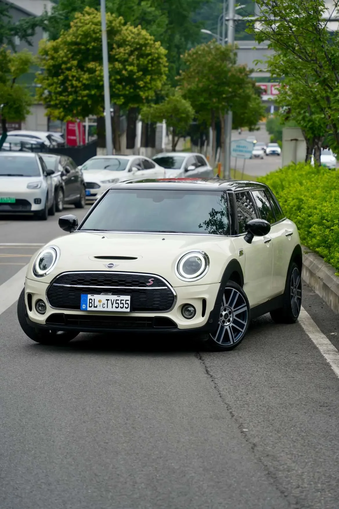 MINI CLUBMAN