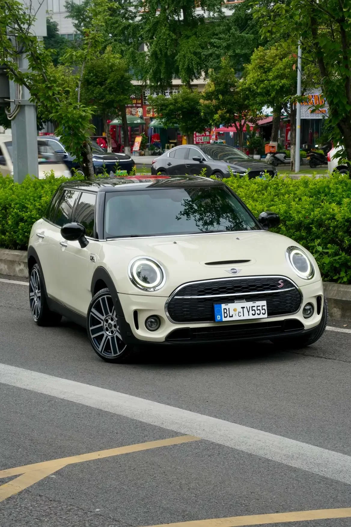 MINI CLUBMAN