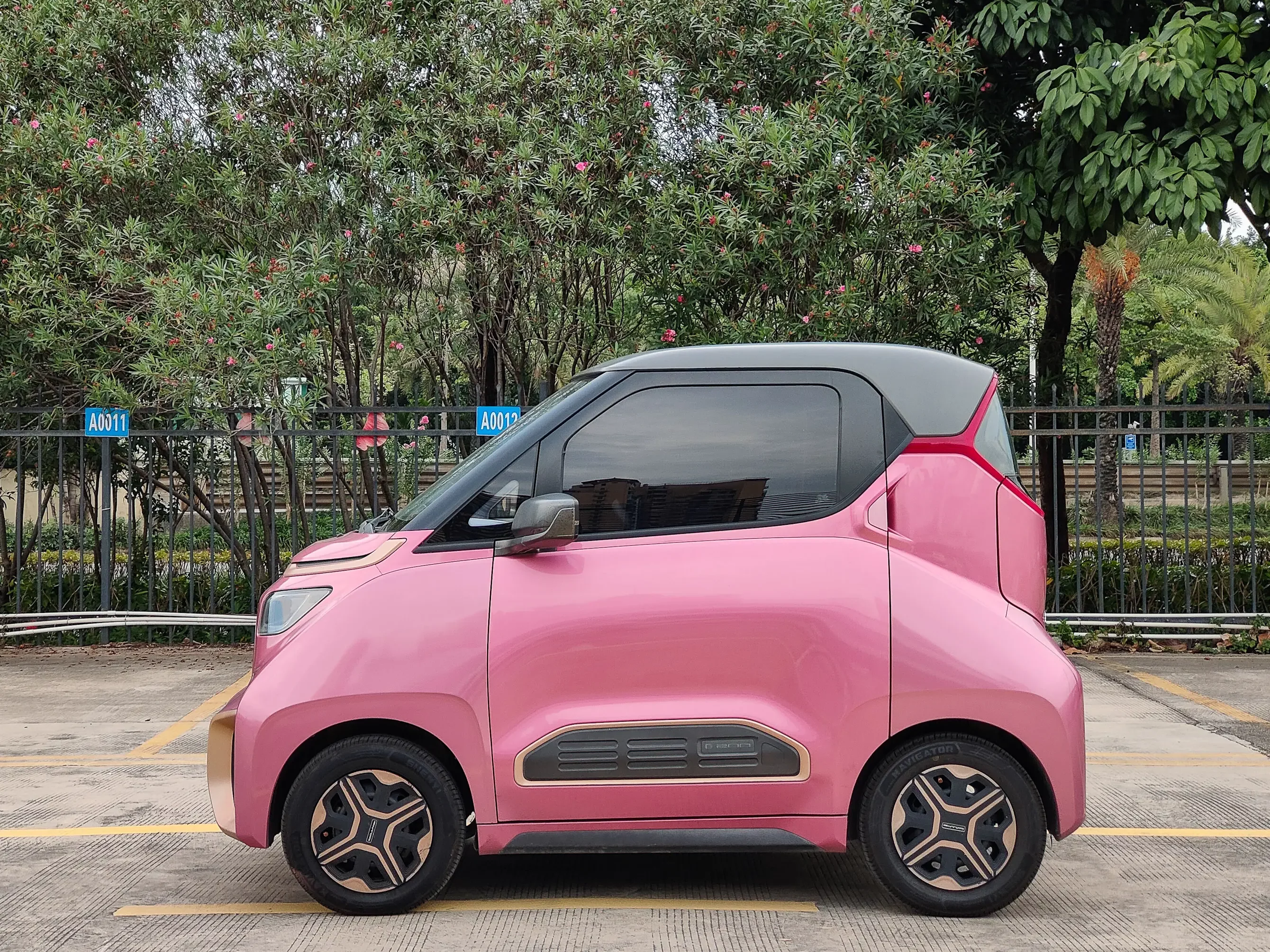 Baojun E200