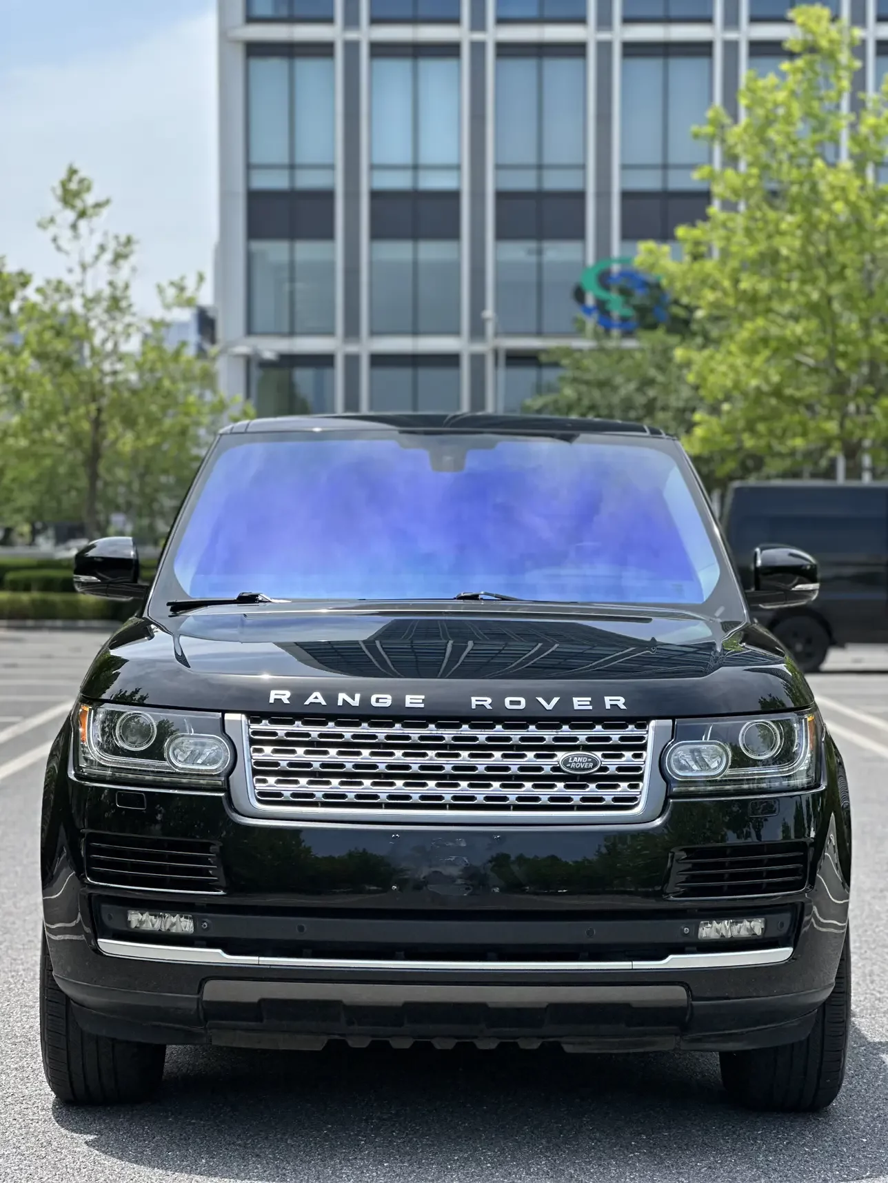 Land Rover range rover