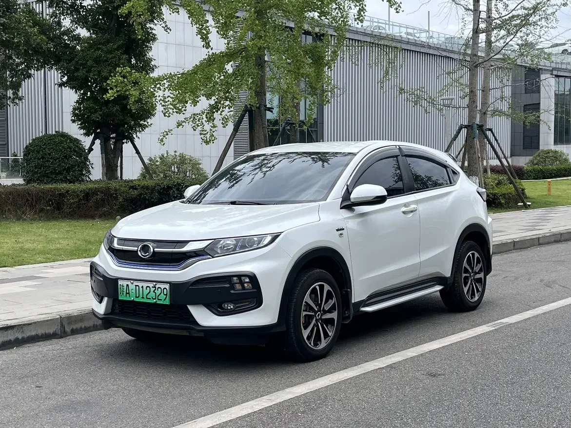 Honda Dongfeng Honda X-NV  из Китая