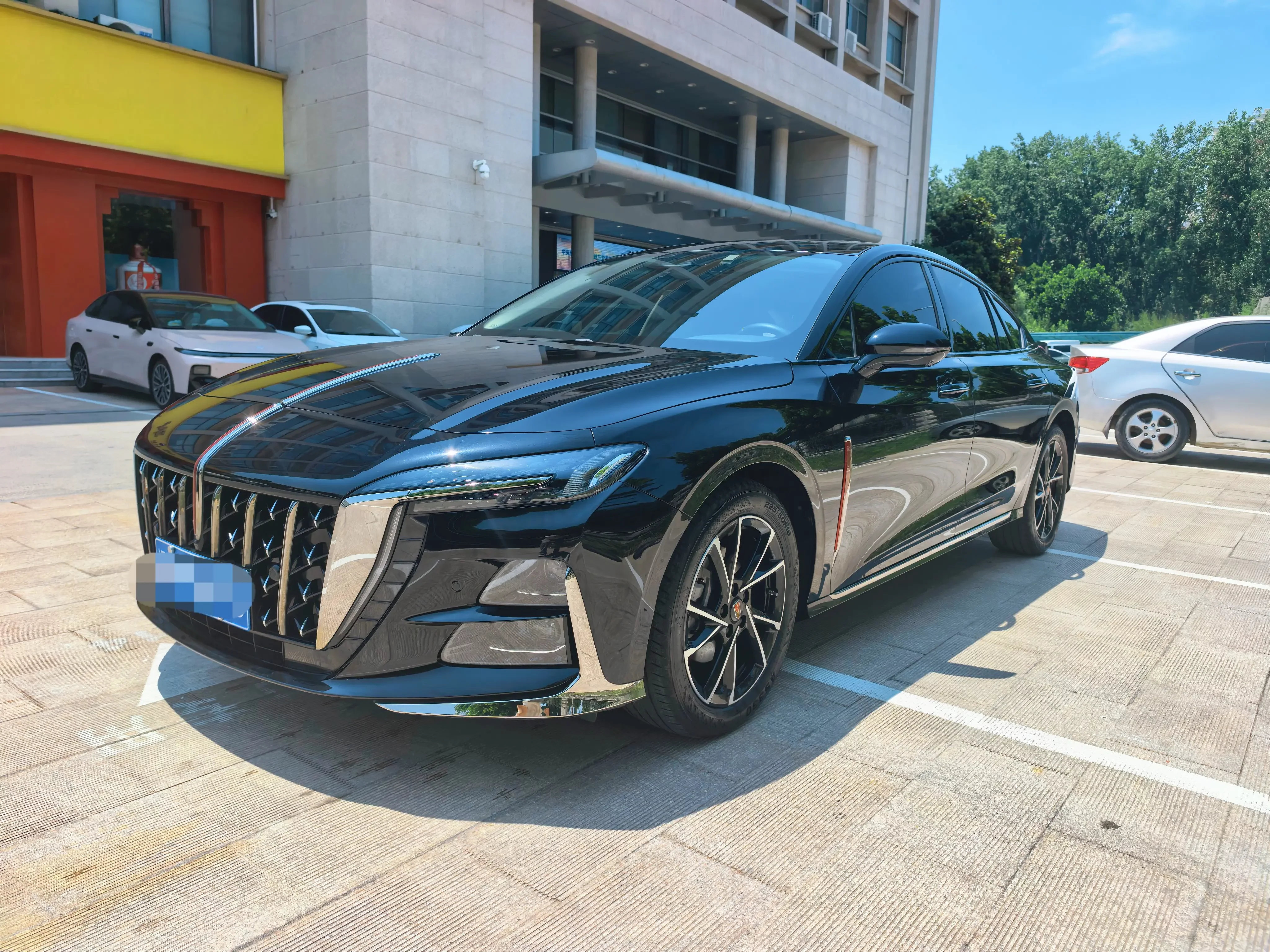 Hongqi H6