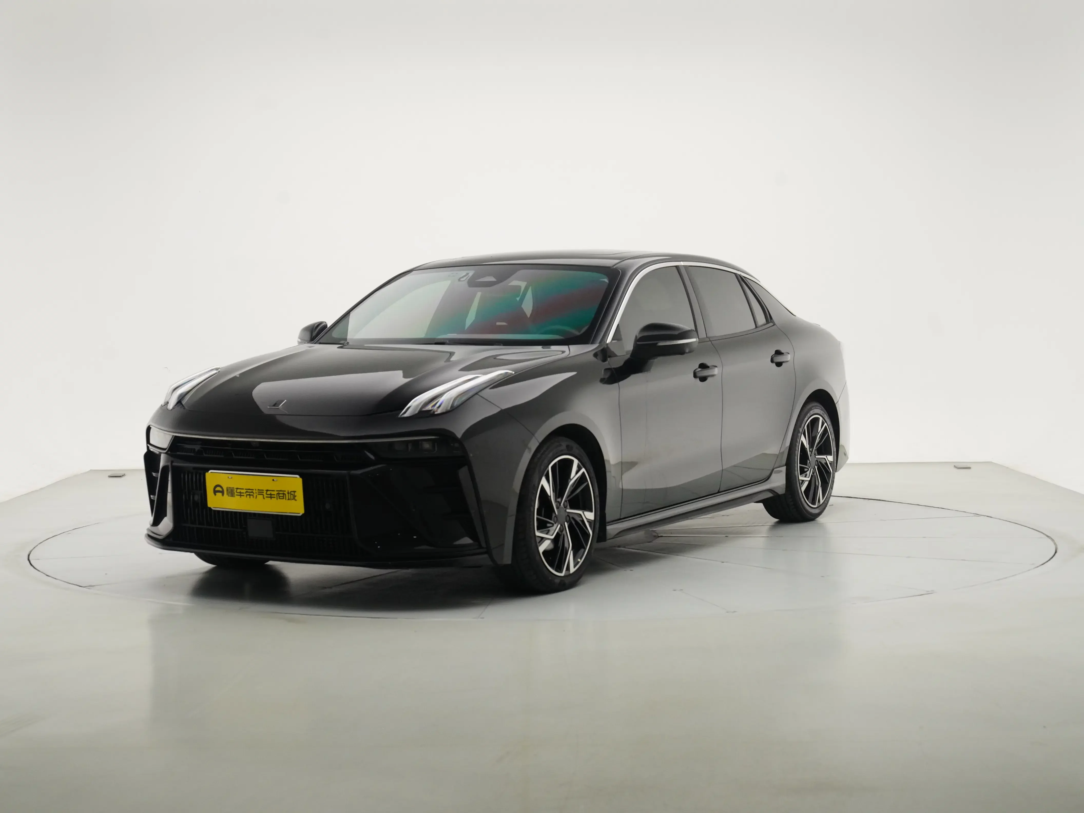 Lynk & Co 03