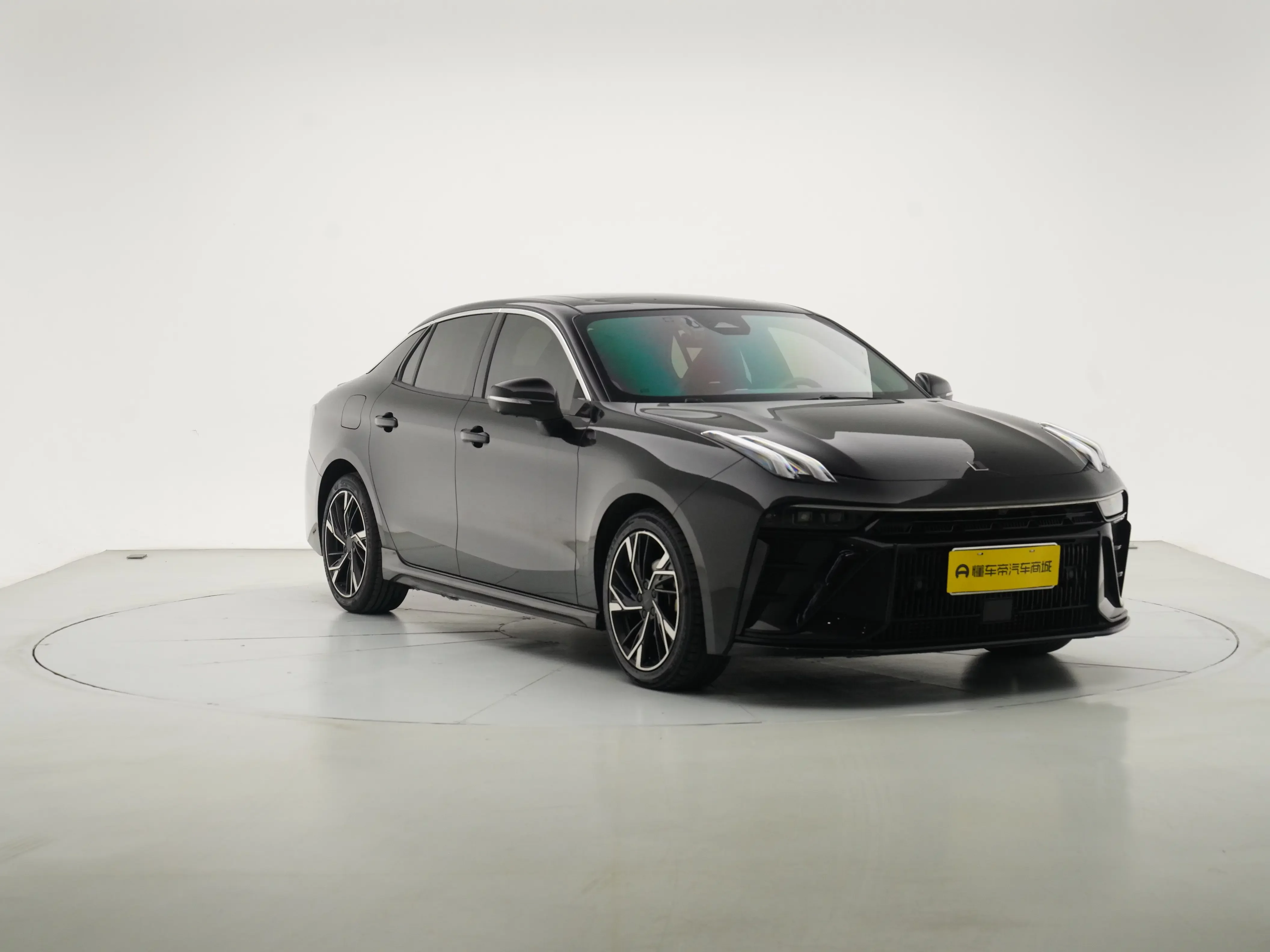 Lynk & Co 03
