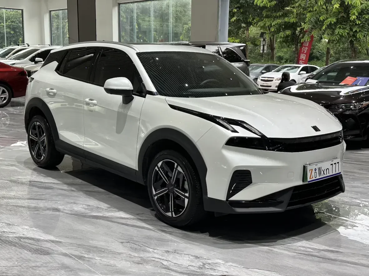 Lynk & Co 06 EM-P