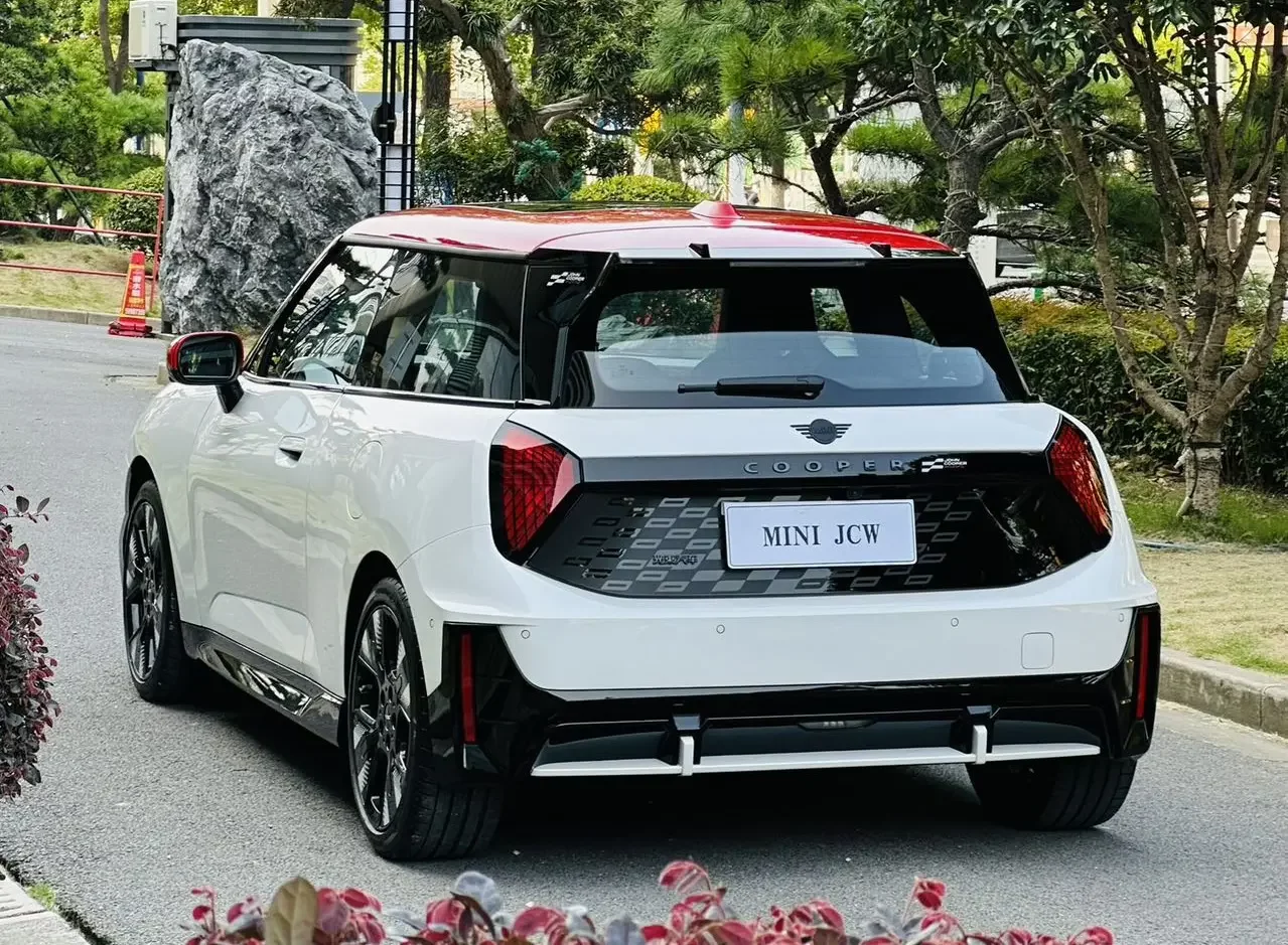 MINI Electric  JCW