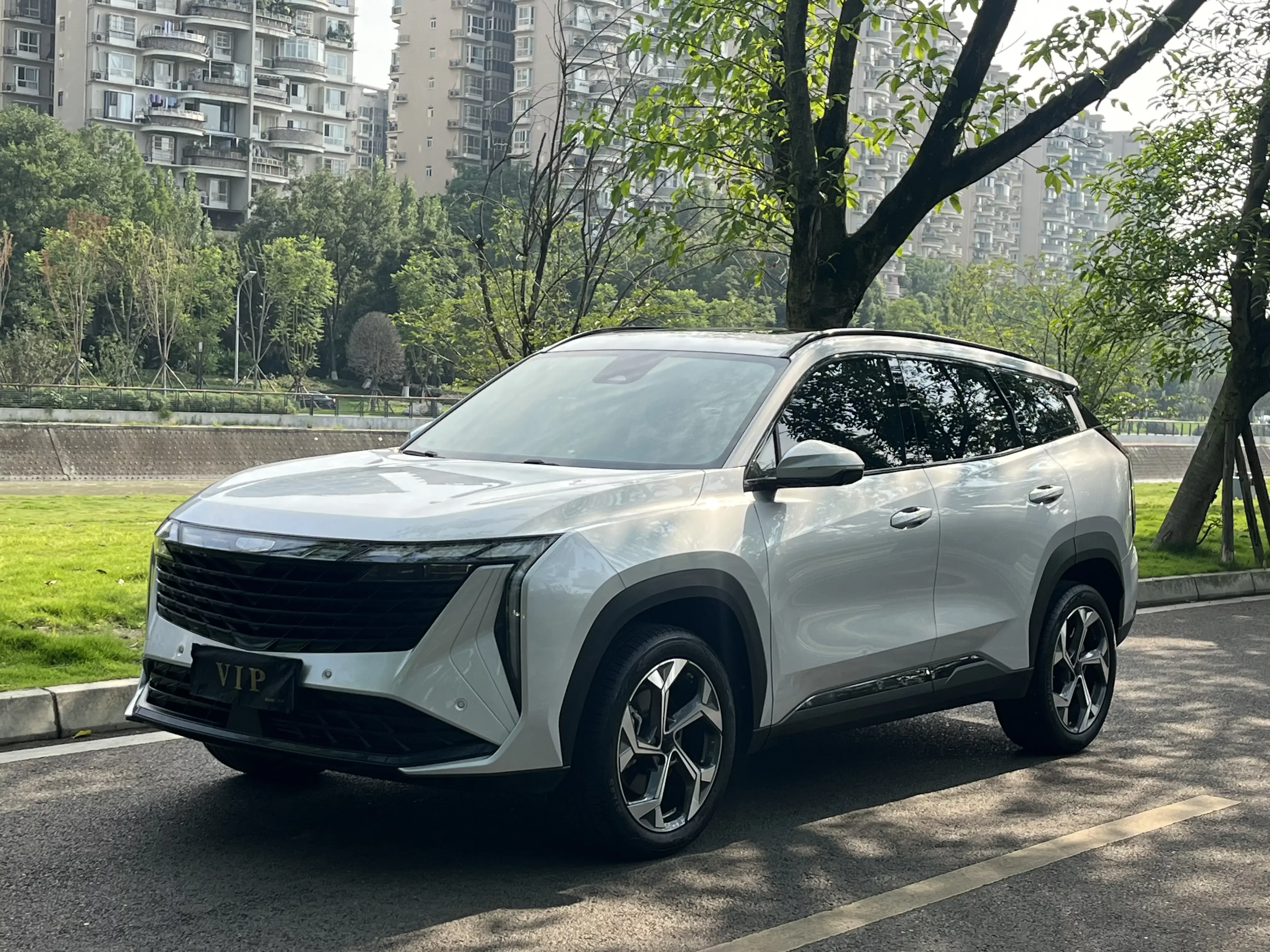 Geely Atlas L