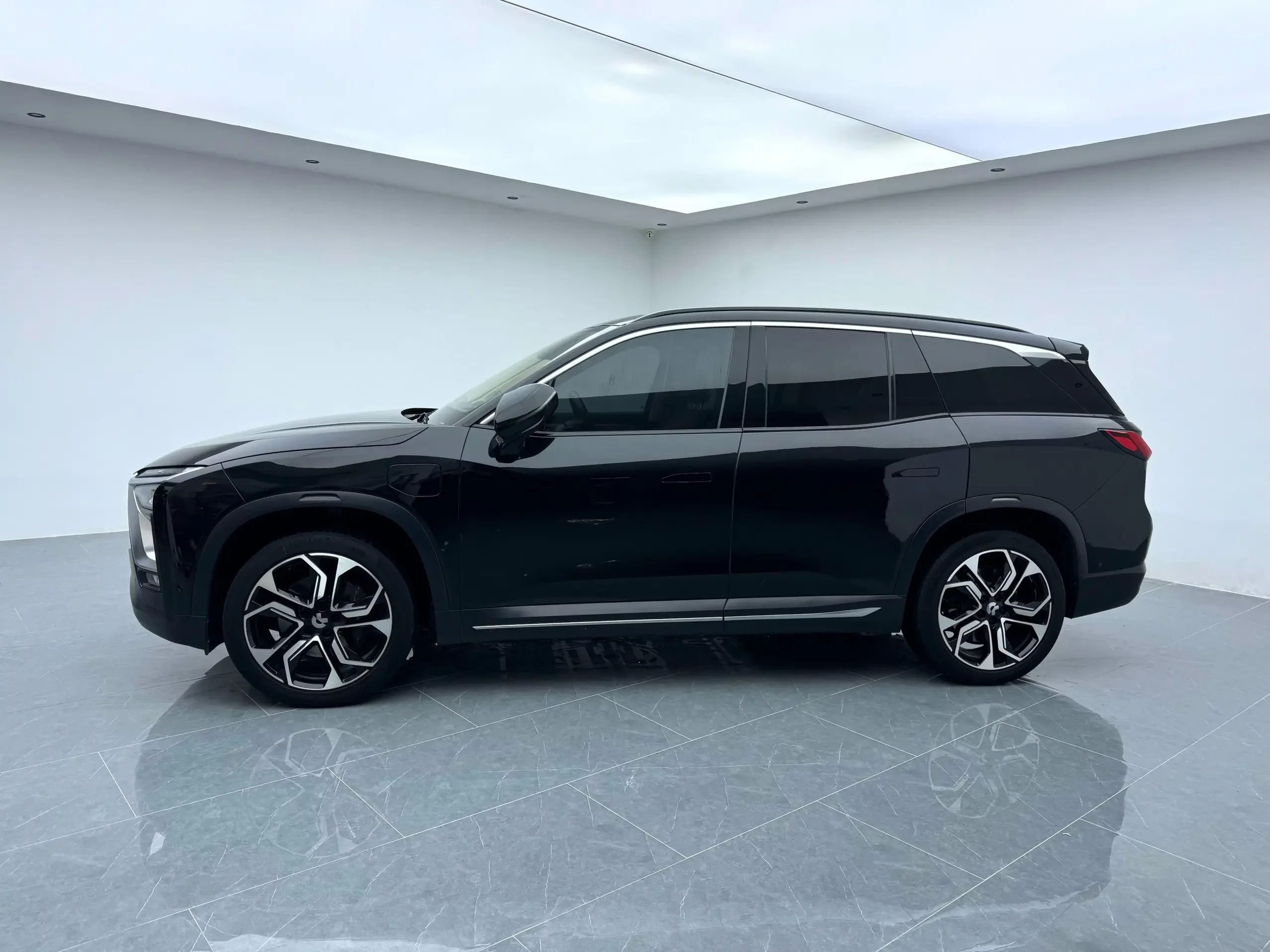 NIO ES8