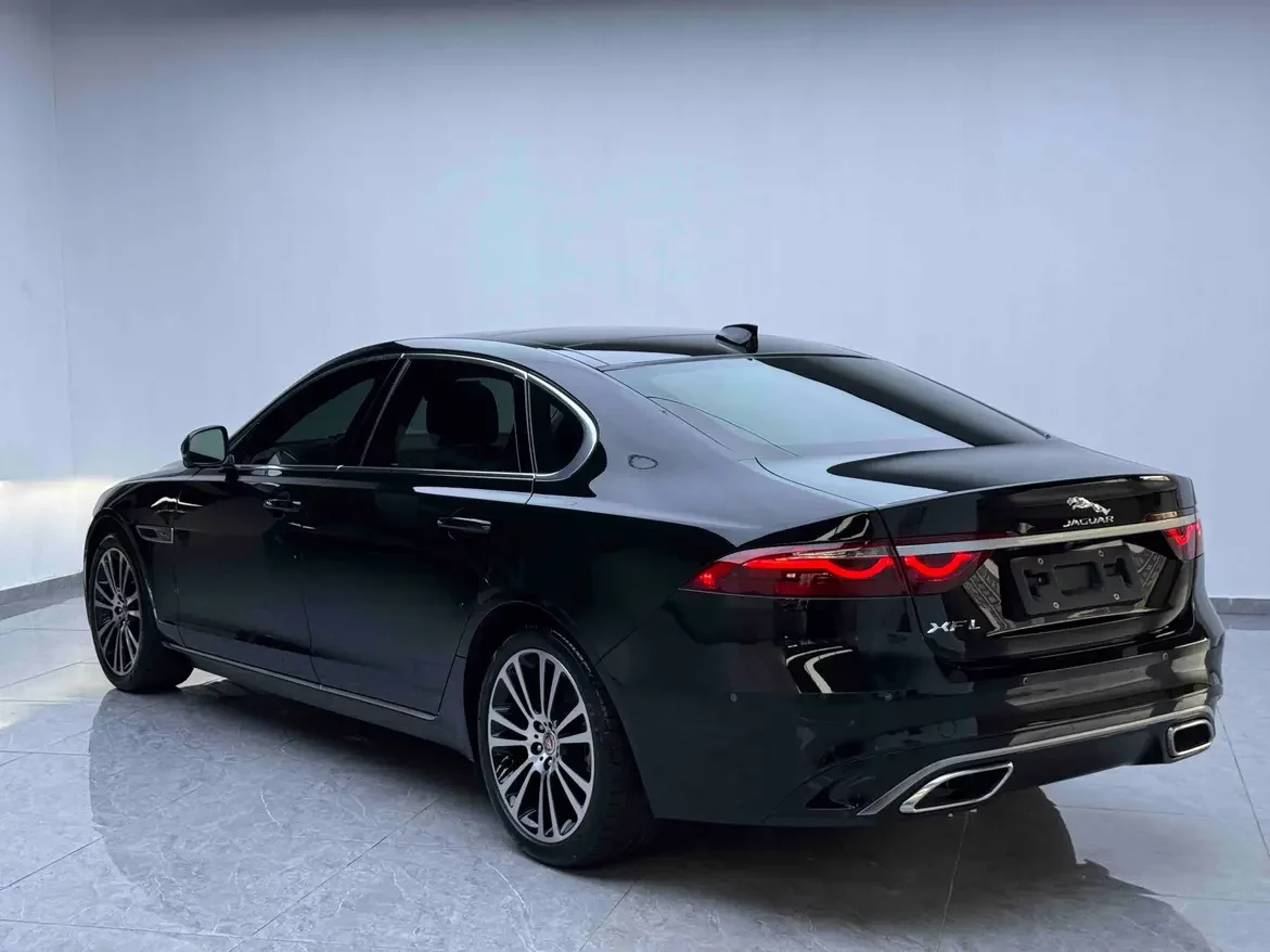 Jaguar XFL