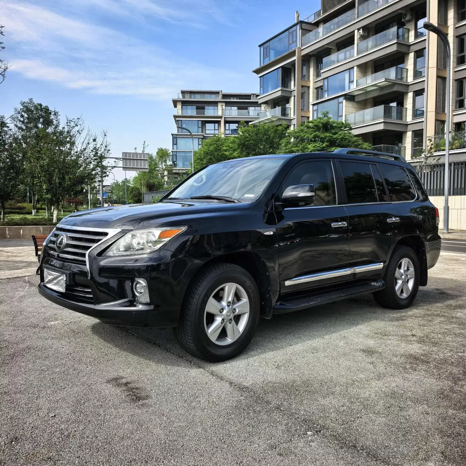 Lexus LX