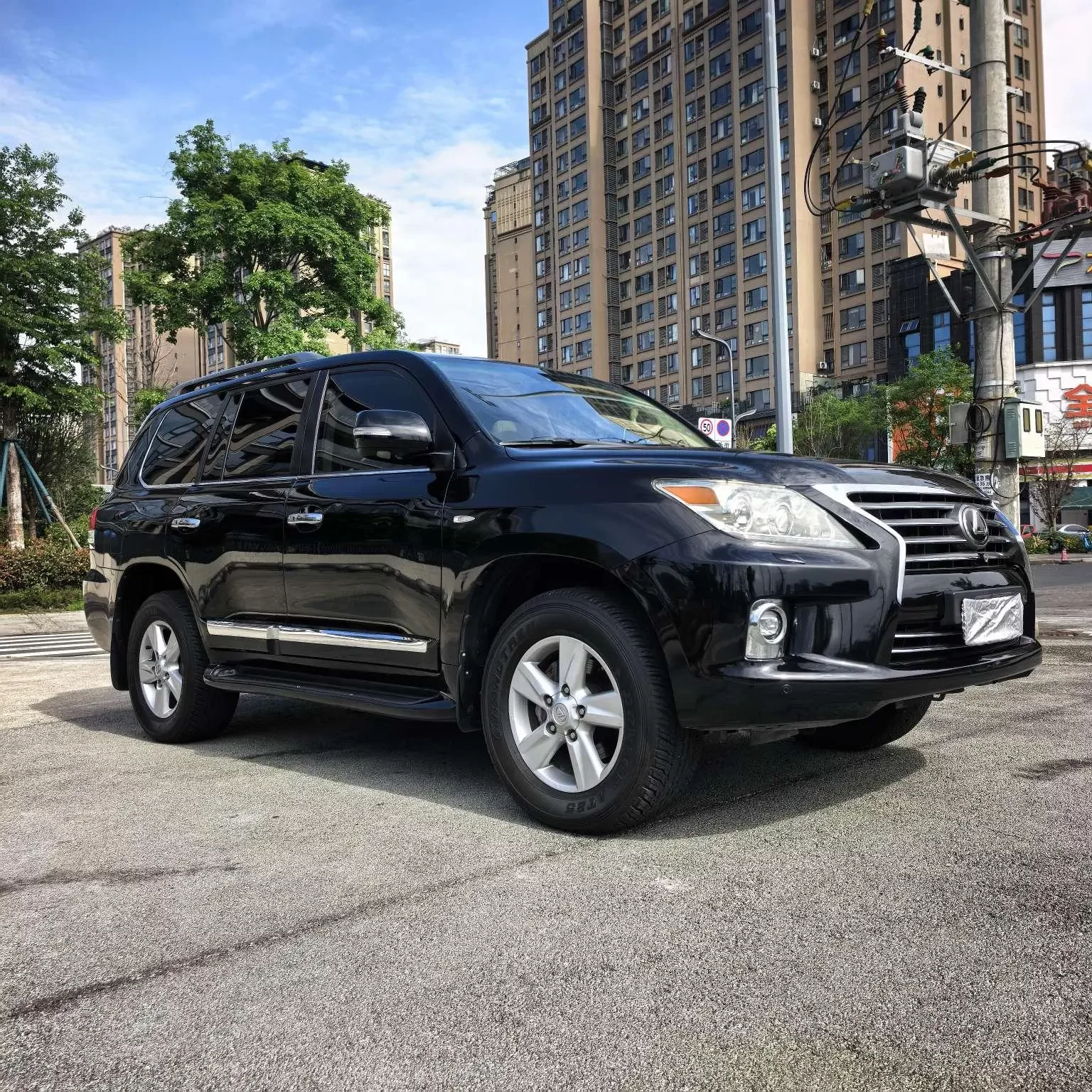 Lexus LX