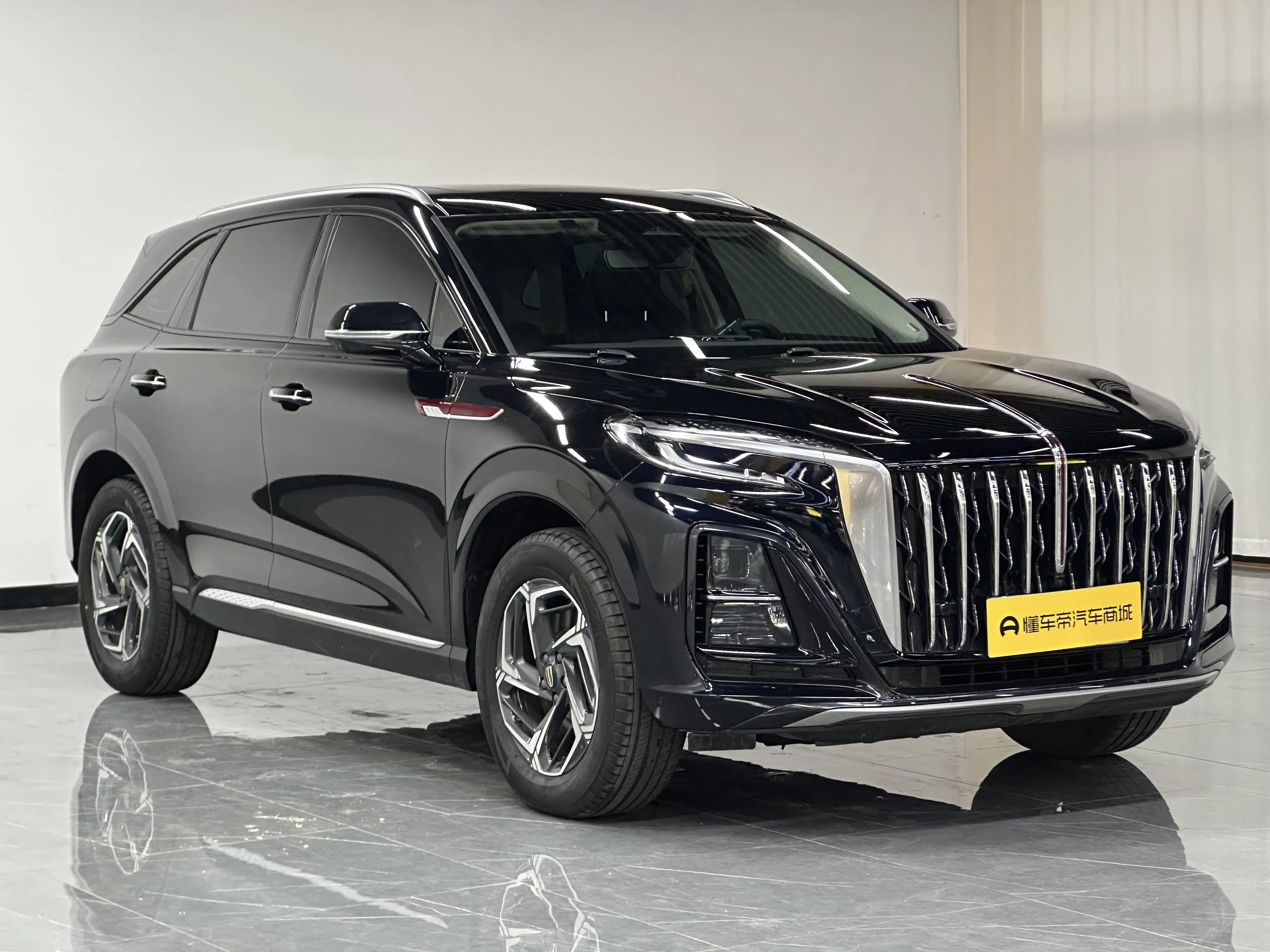 Hongqi HS3