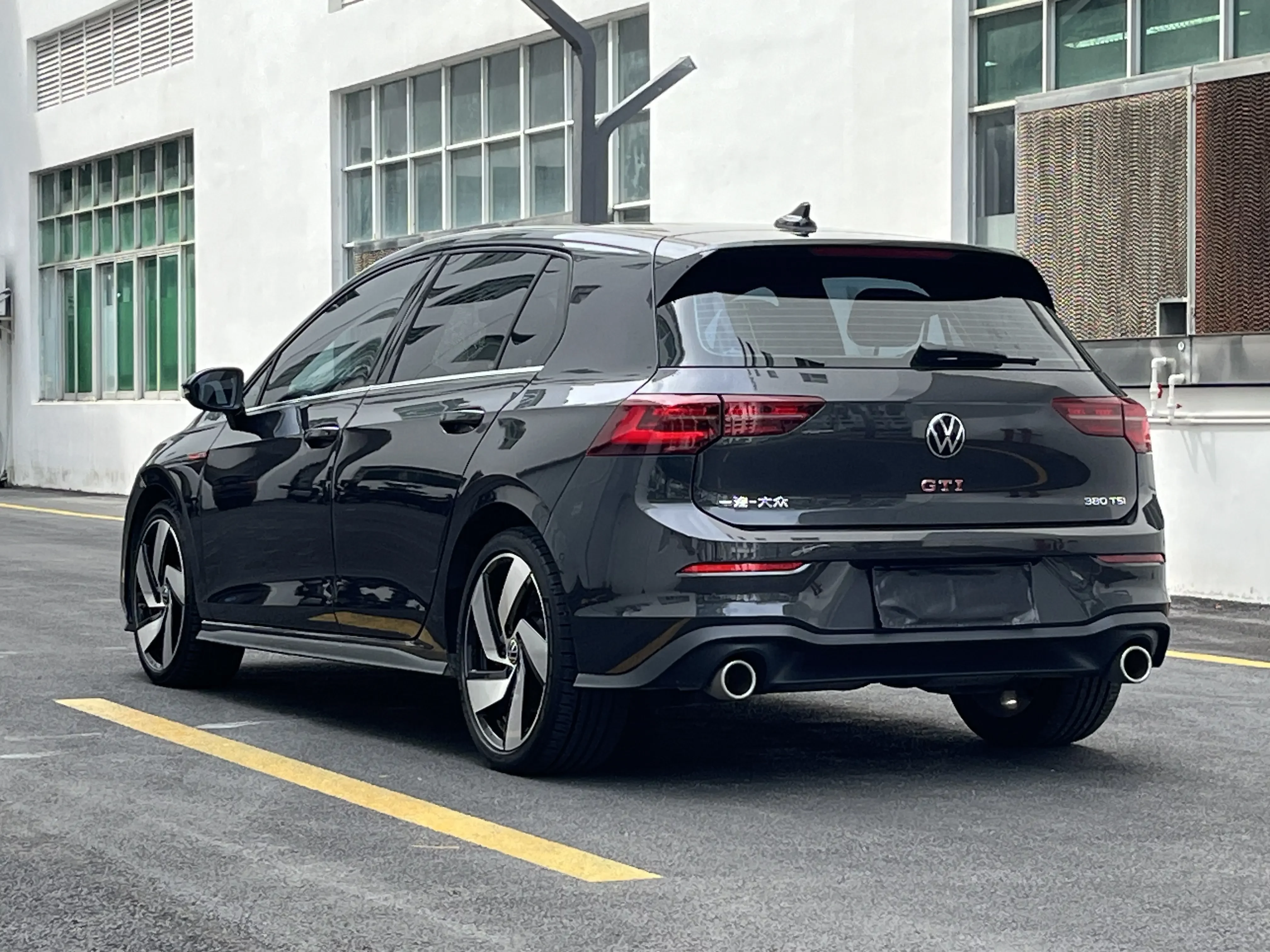 Volkswagen Golf GTI