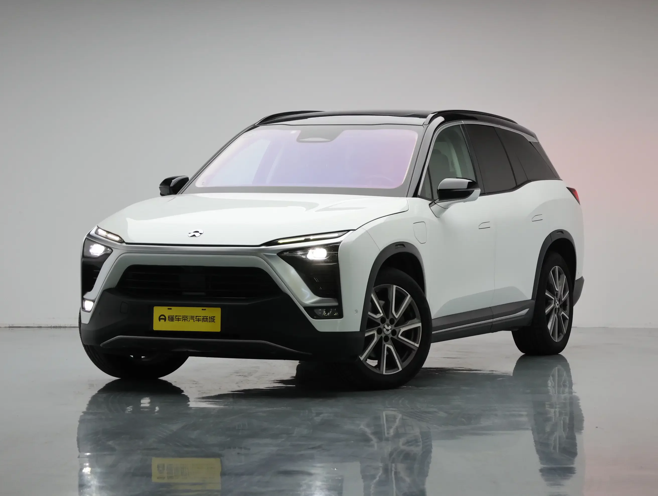 NIO ES8