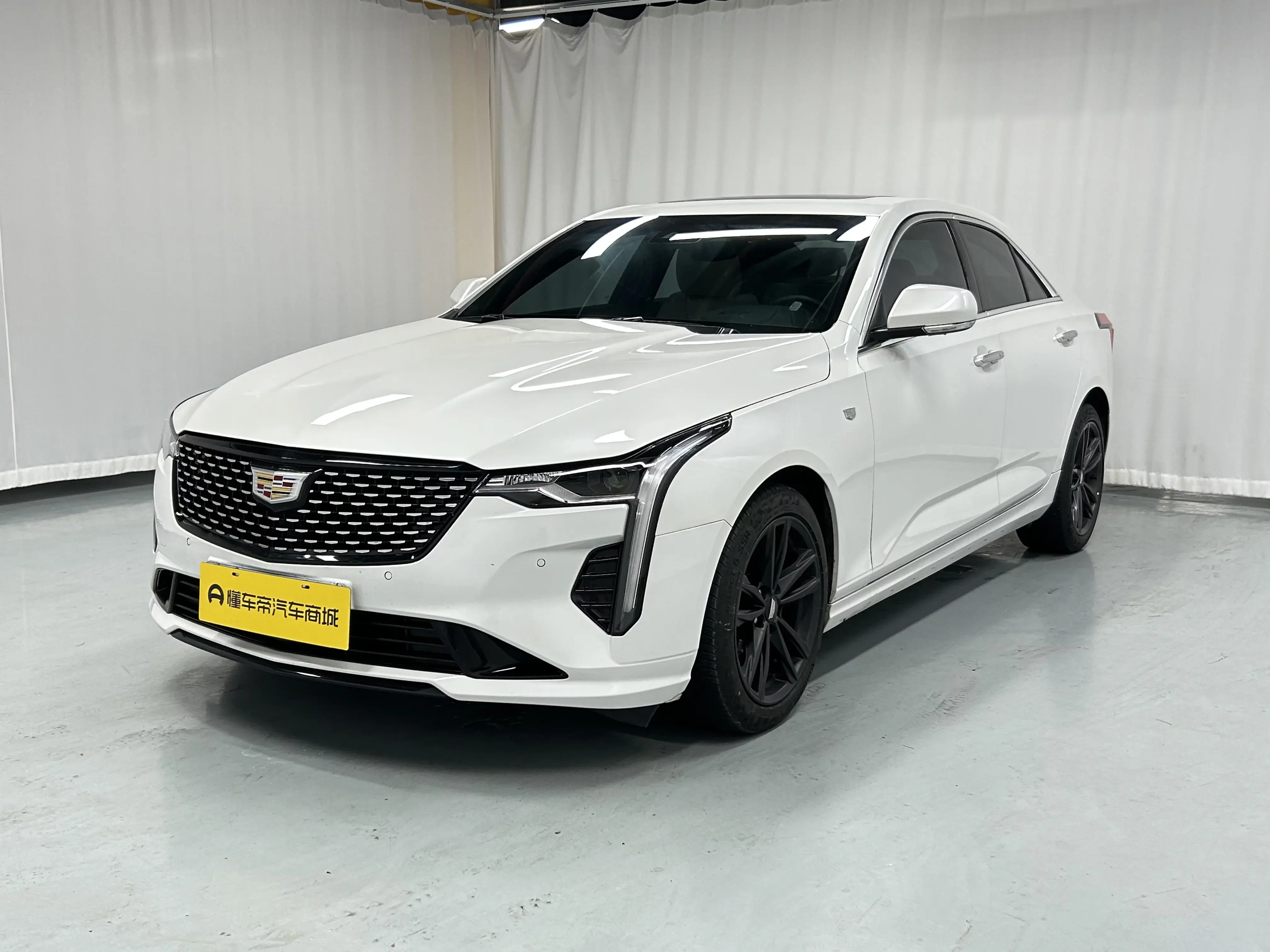 Cadillac CT4  из Китая