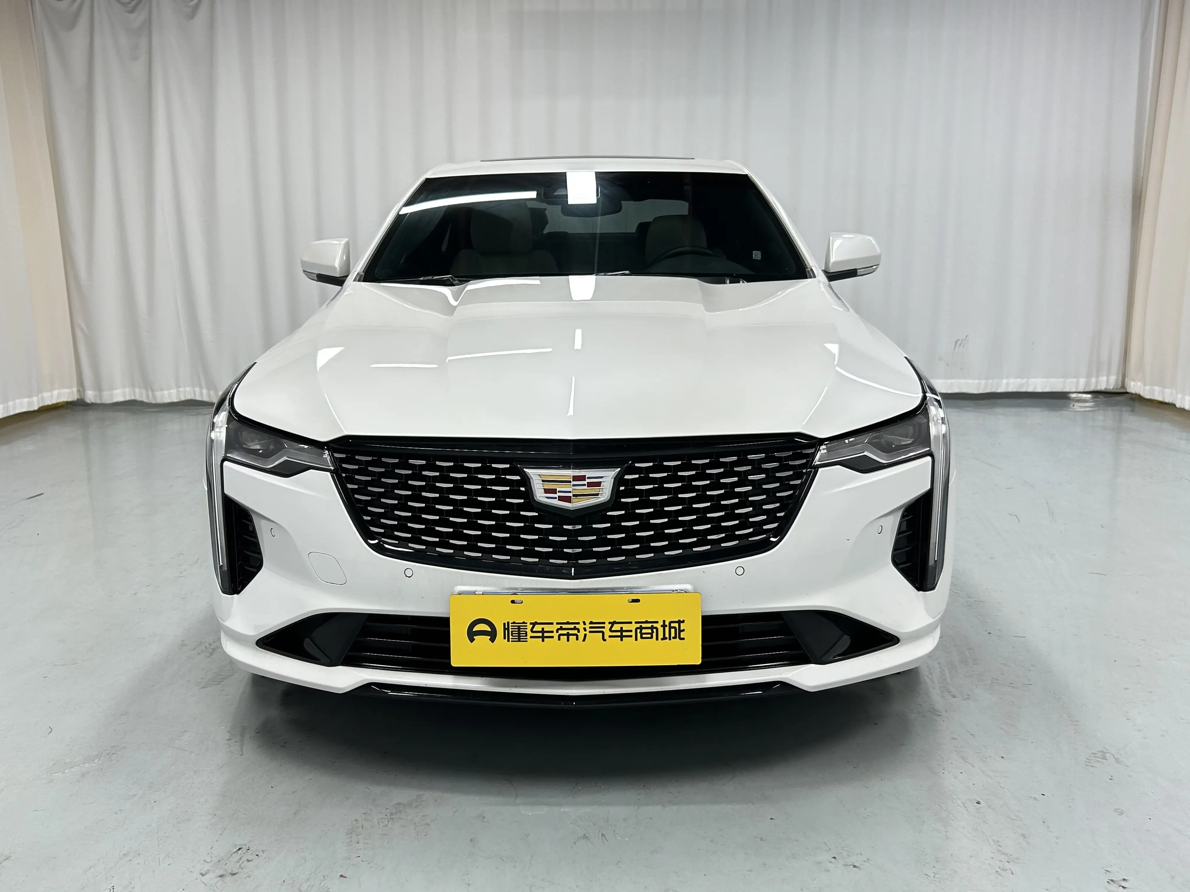 Cadillac CT4  из Китая