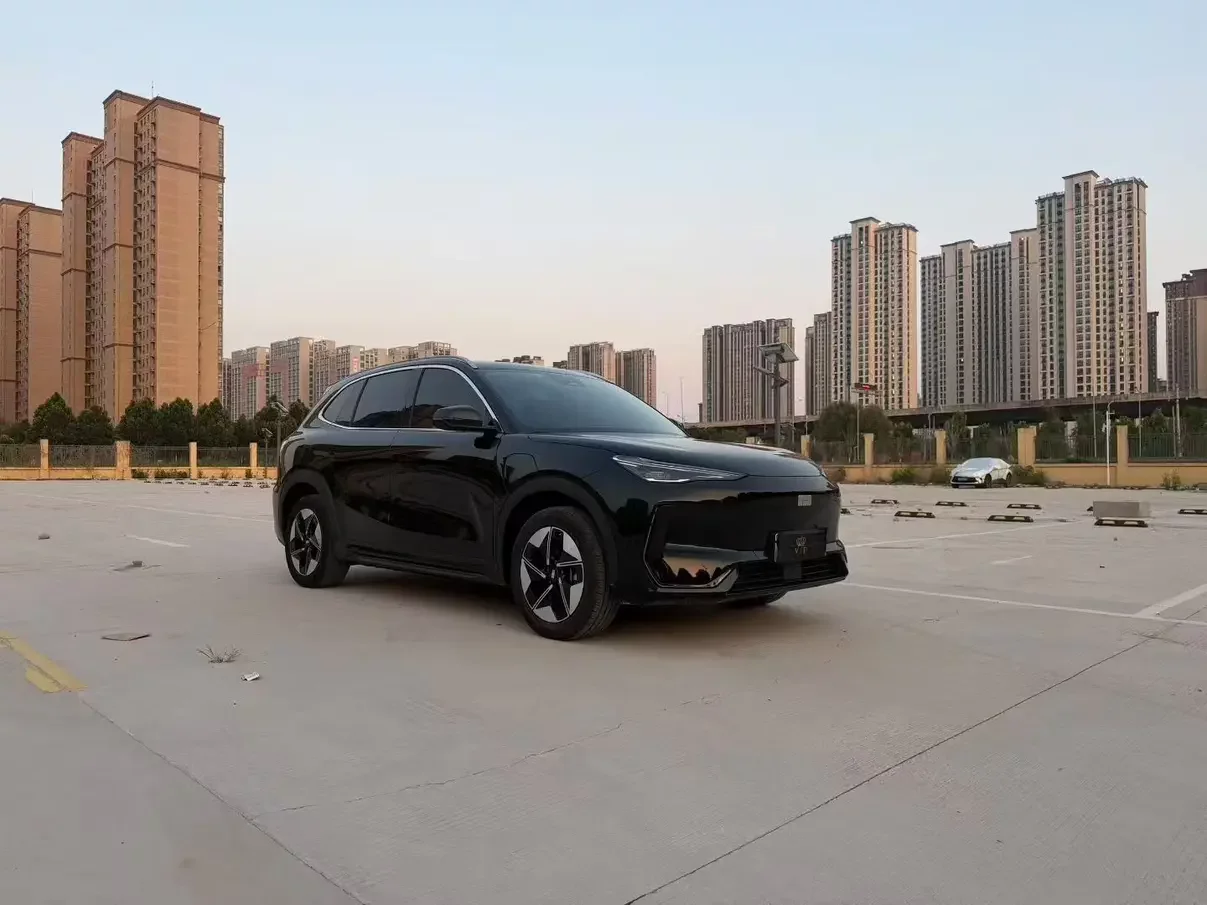 Geely Galaxy E5