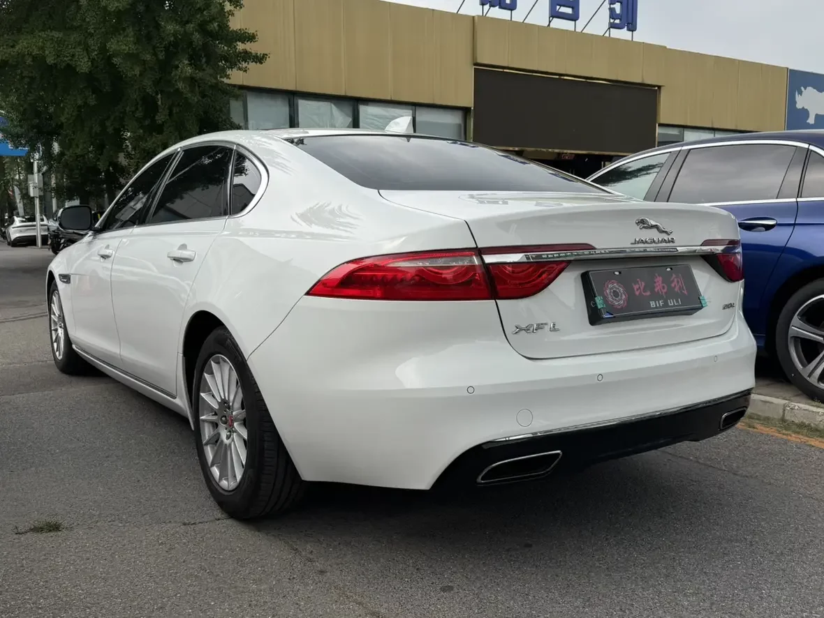 Jaguar XFL