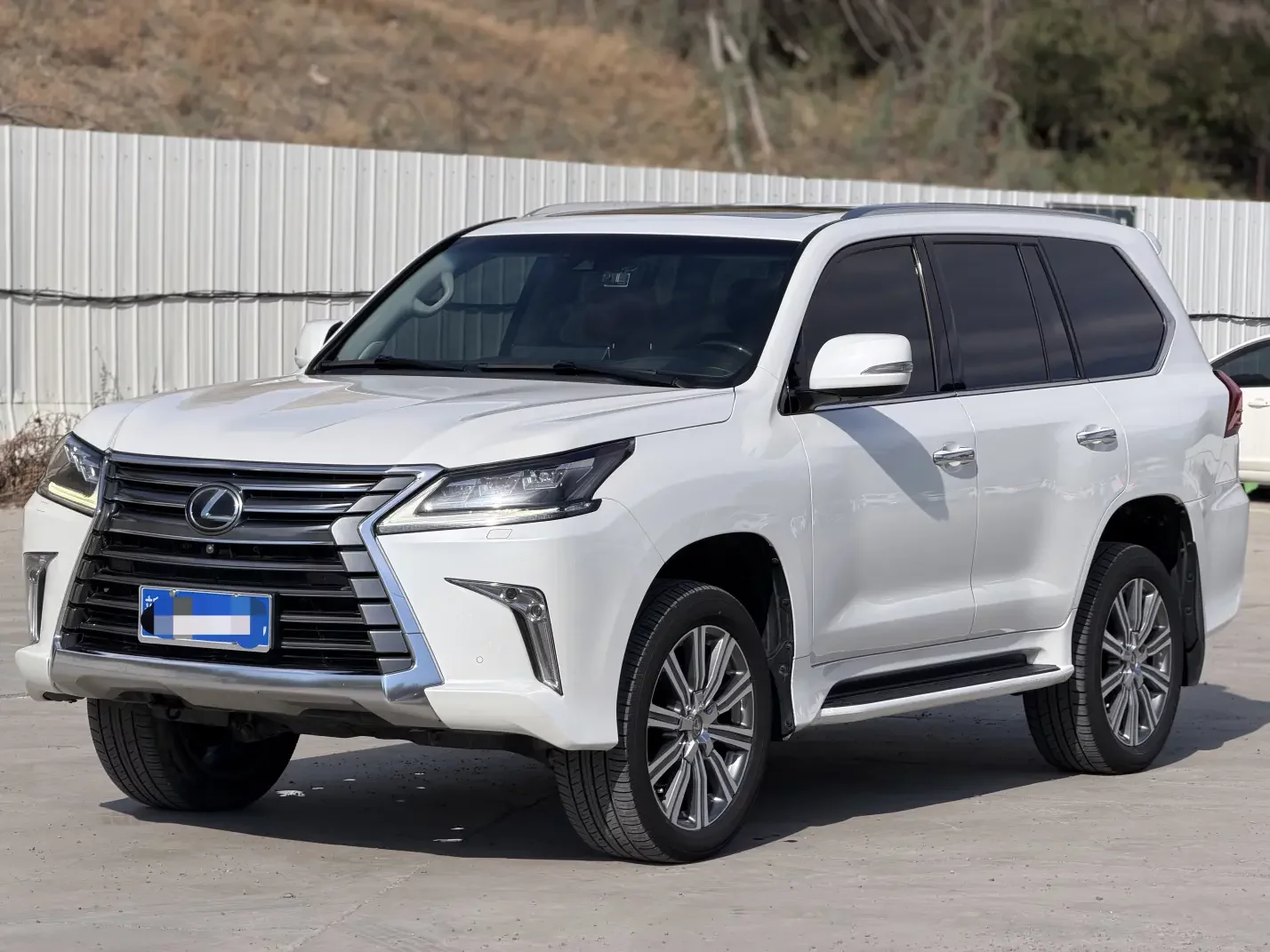 Lexus LX