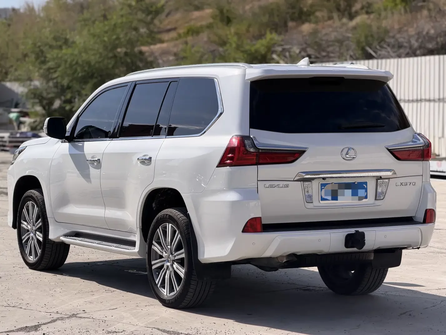 Lexus LX