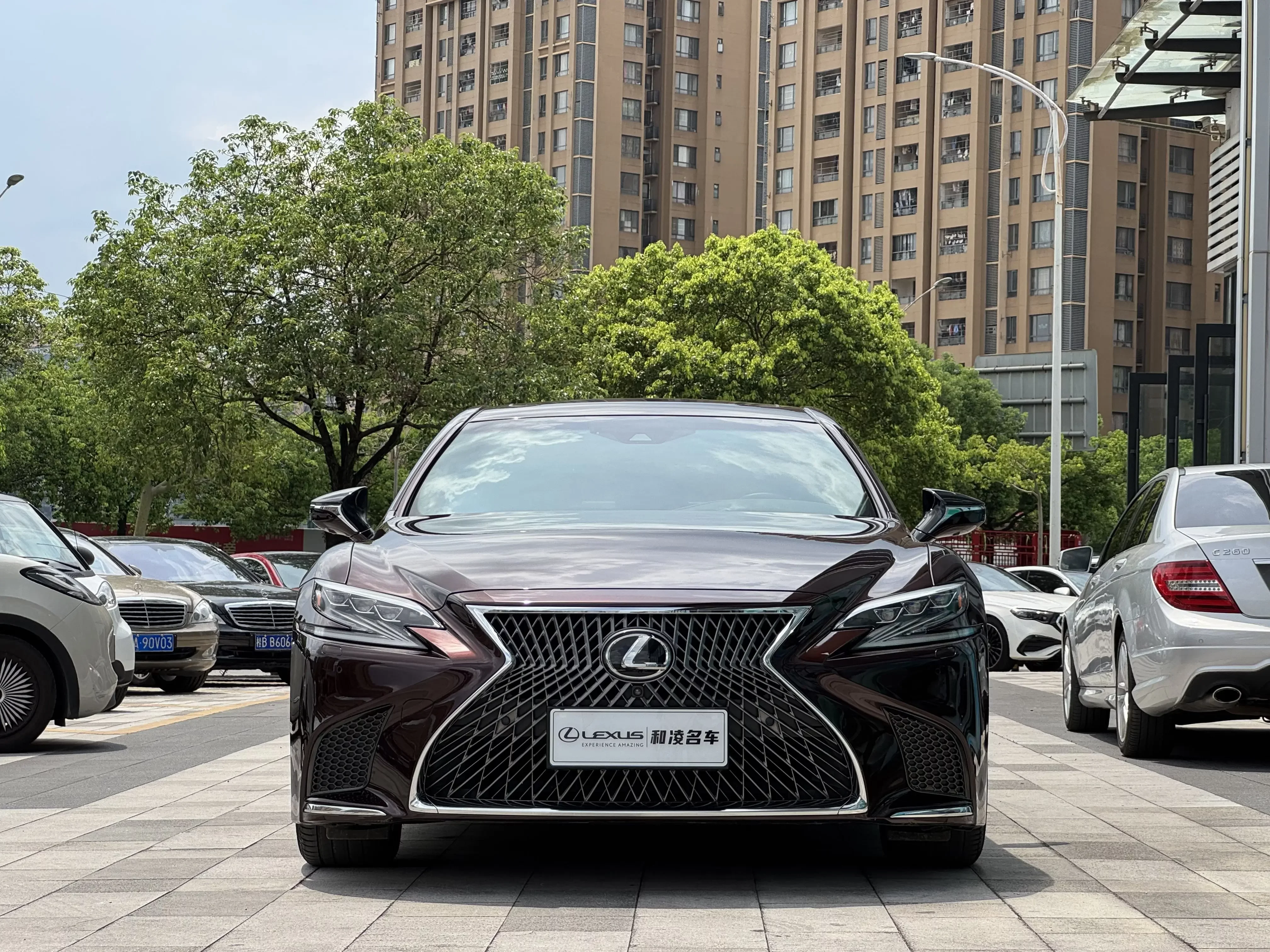 Lexus LS
