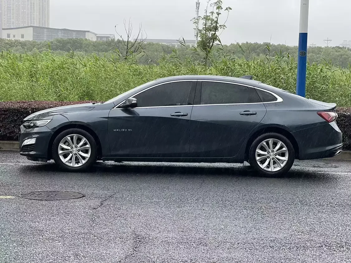 Chevrolet Malibu XL