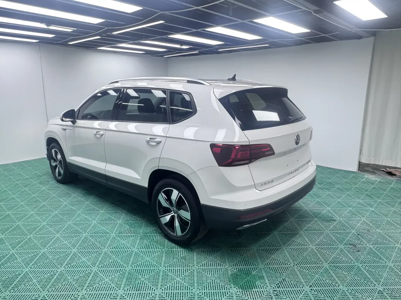 Volkswagen Tharu