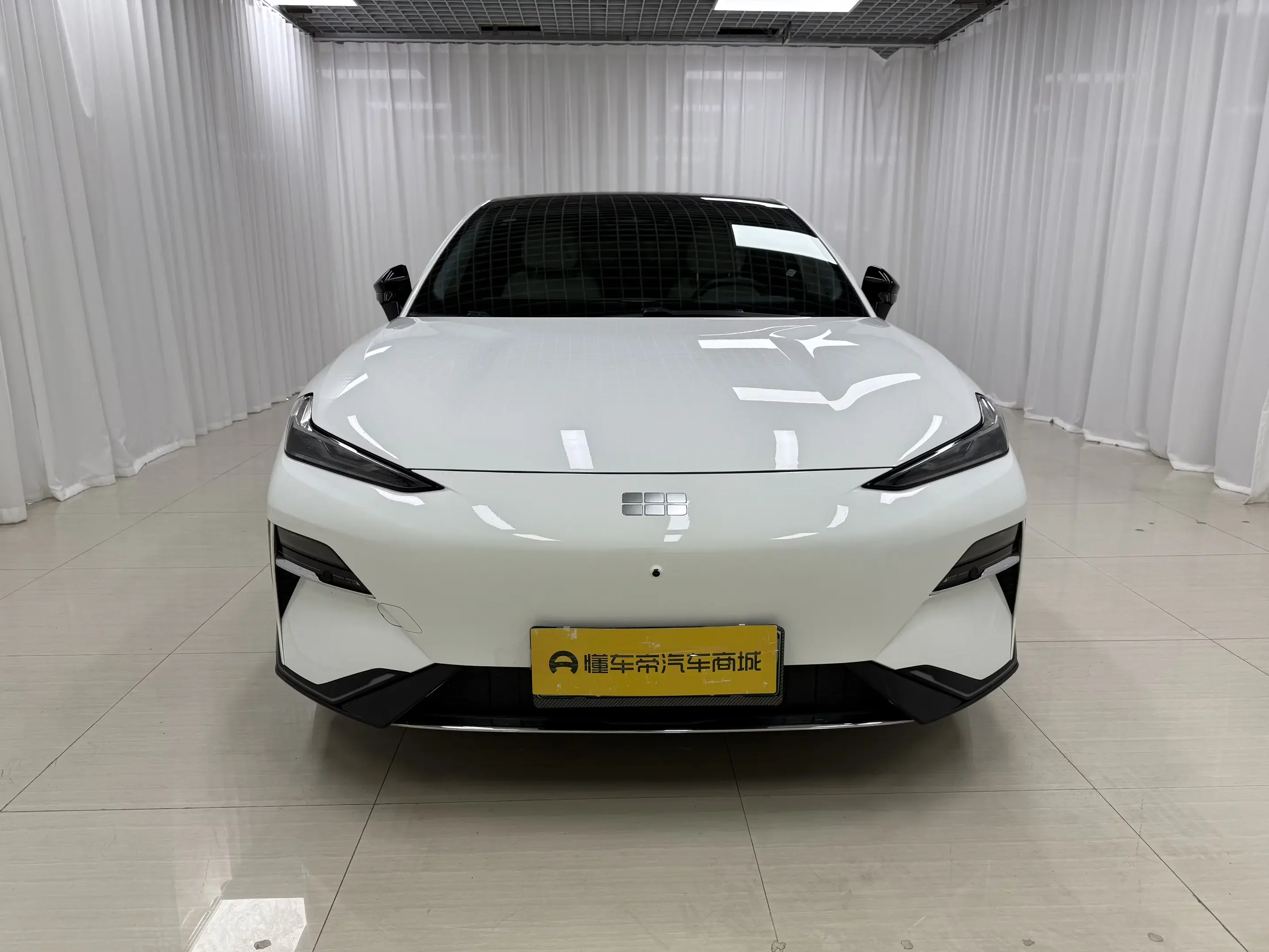 Geely Galaxy E8