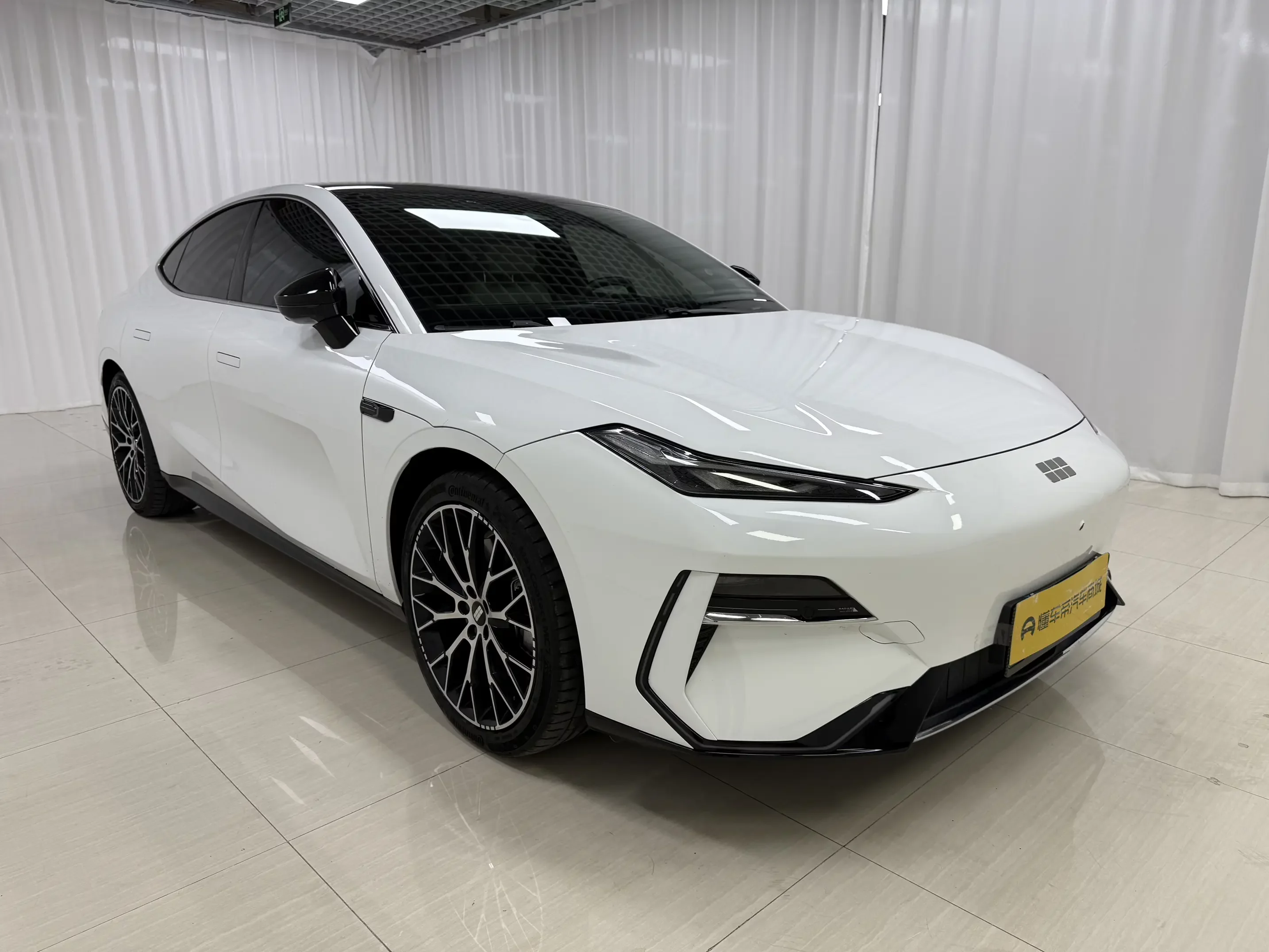 Geely Galaxy E8
