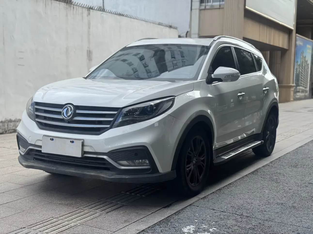Dongfeng Fengon 580