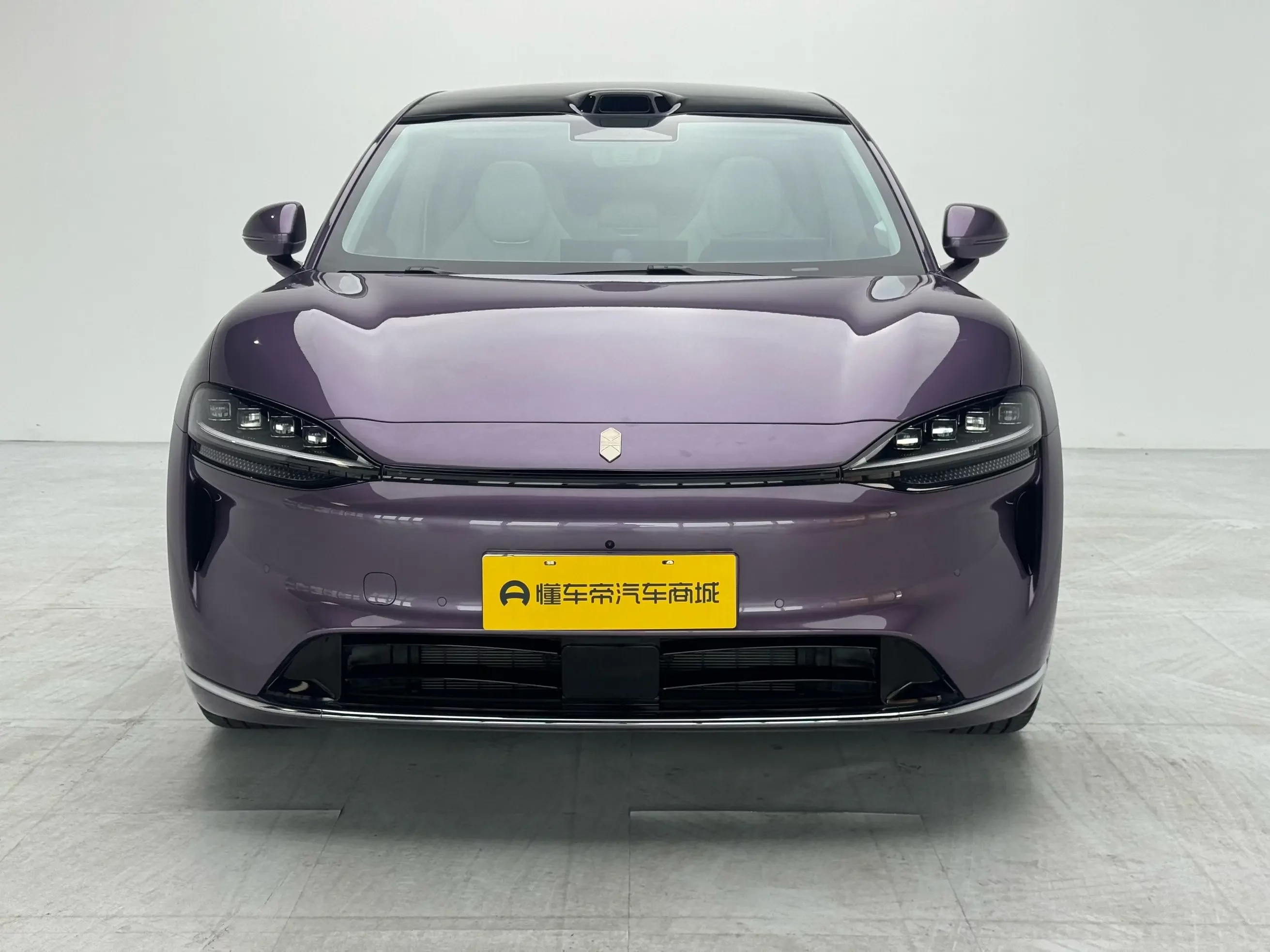 Luxeed Zhijie R7