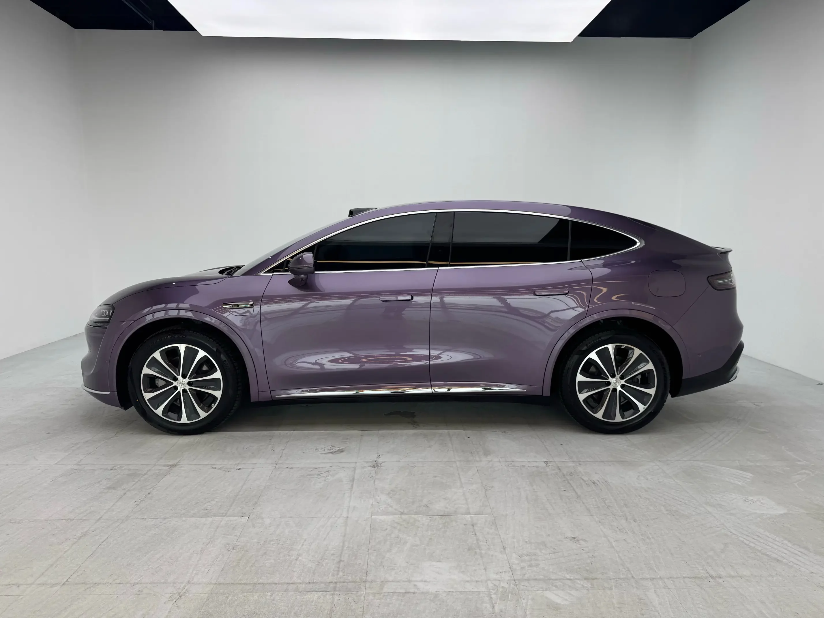 Luxeed Zhijie R7
