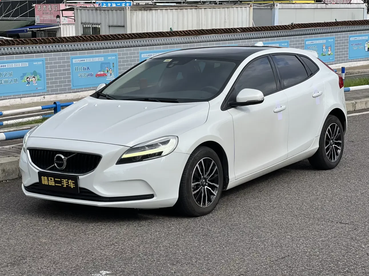 Volvo V40