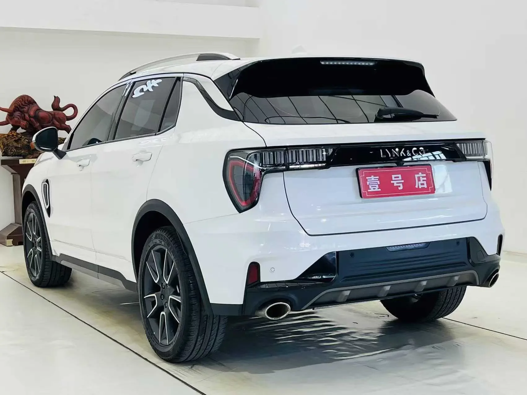 Lynk & Co 01