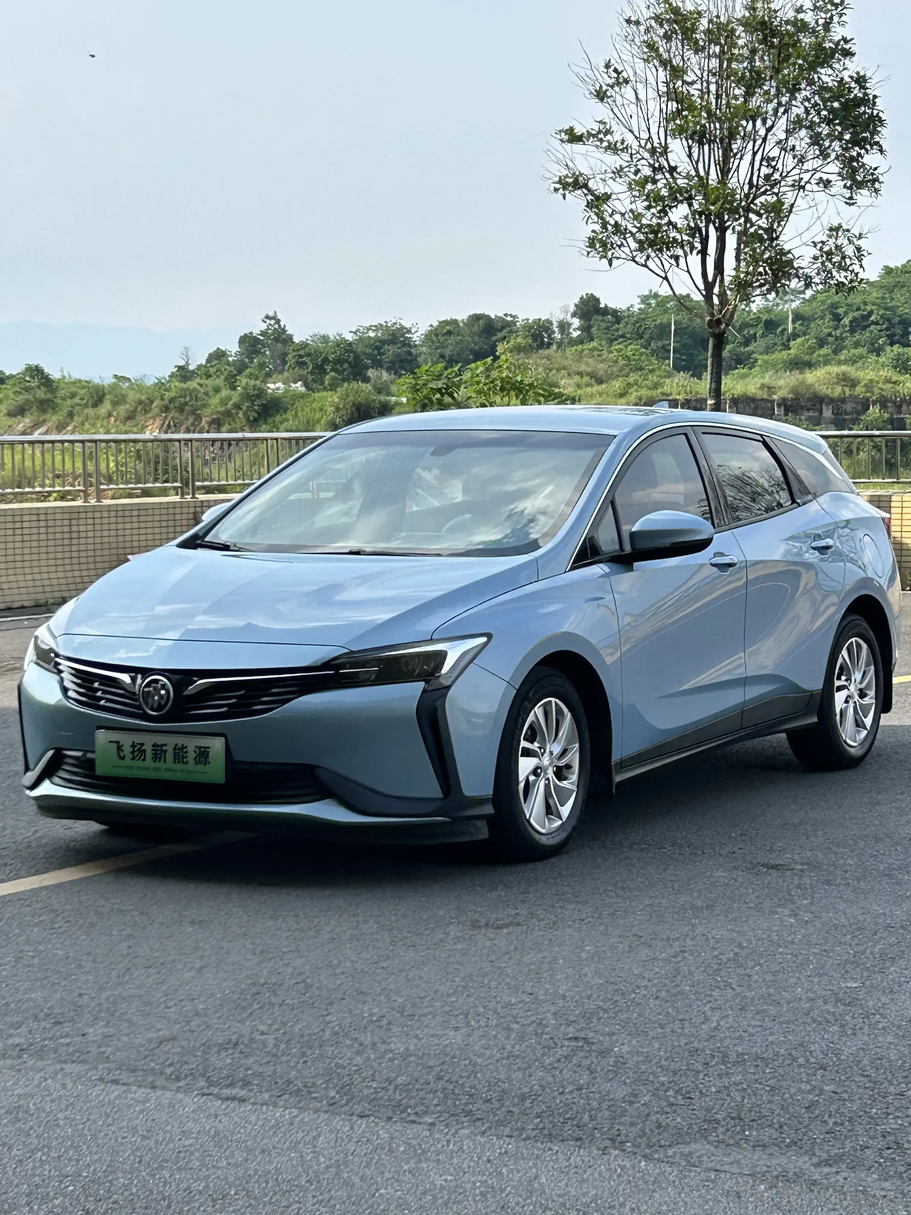 Buick Weilan 6 PHEV