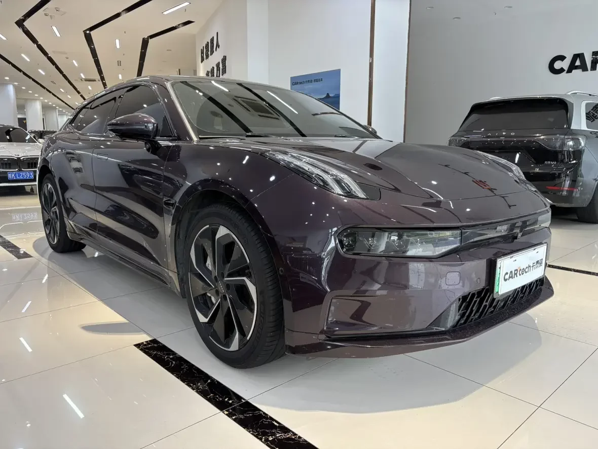 ZEEKR 001